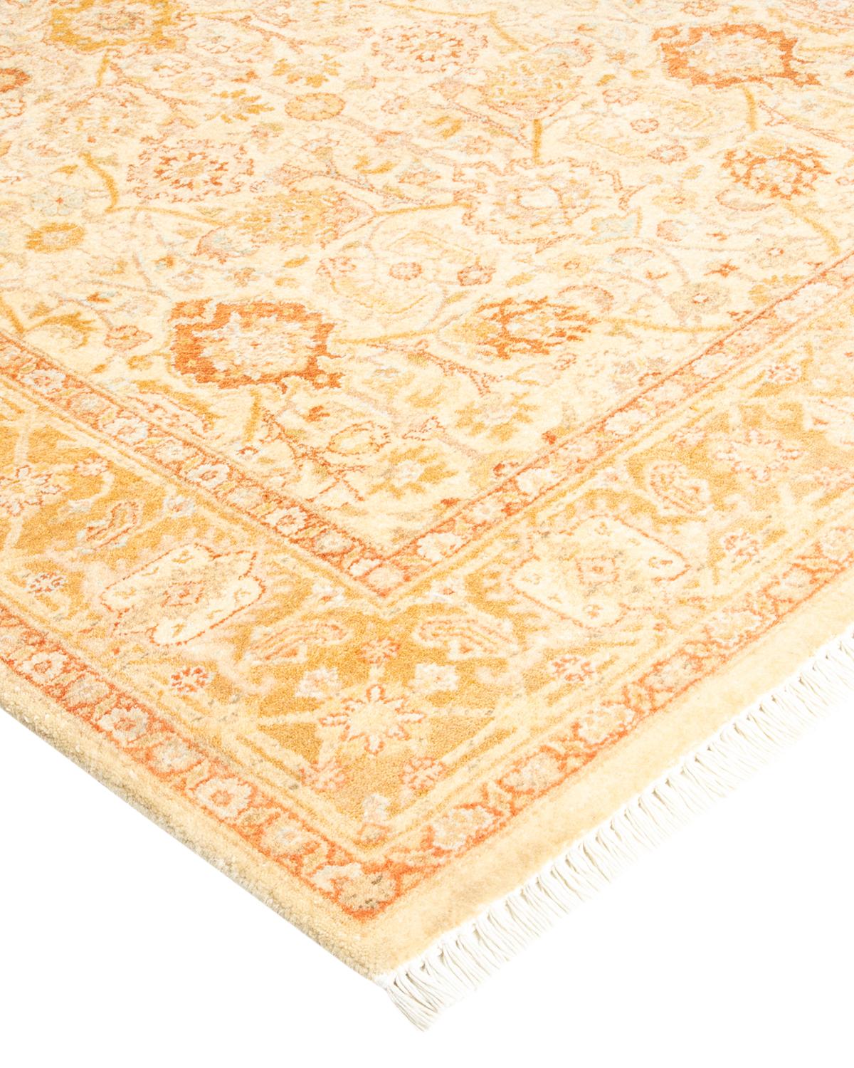 Avec leurs palettes discrètes et leurs motifs allover, les tapis de la collection Mogul apporteront une sophistication intemporelle à n'importe quelle pièce. Influencés par un éventail de motifs turcs, indiens et persans, les artisans qui tissent à