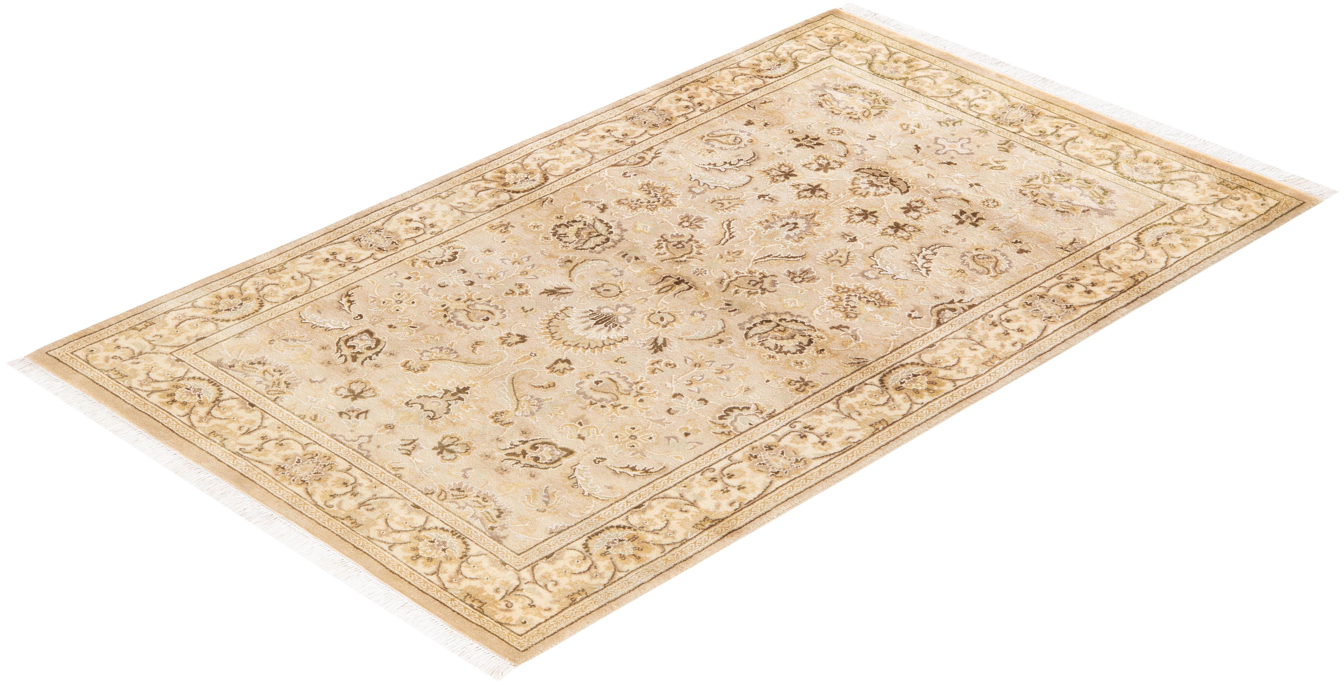 Tappeto orientale Mogul Ivory, unico nel suo genere e annodato a mano in vendita 2