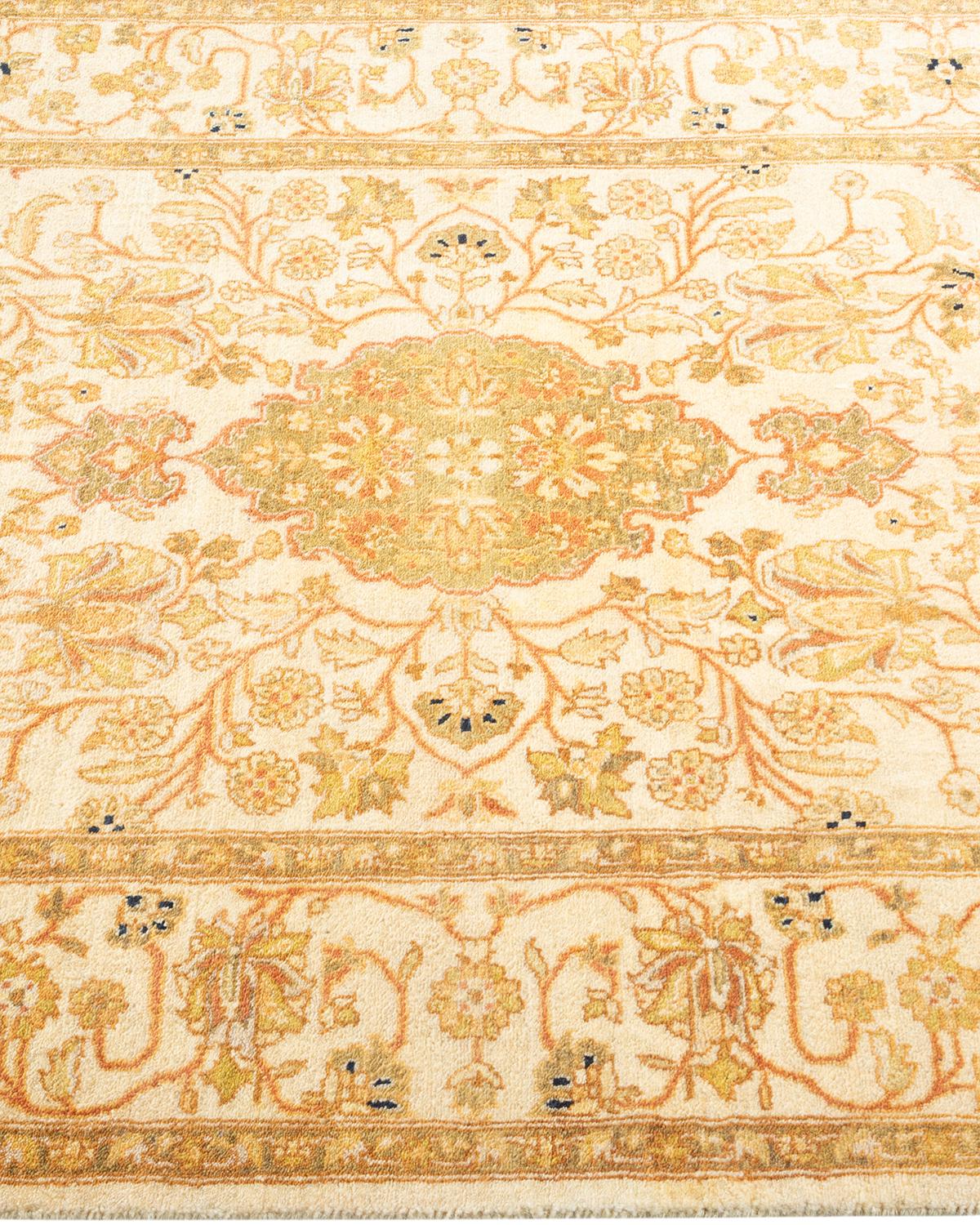 Einzigartiger handgeknüpfter orientalischer Mogul-Teppich in Elfenbein, 2,25 m x 2,25 m, Unikat im Zustand „Neu“ im Angebot in Norwalk, CT