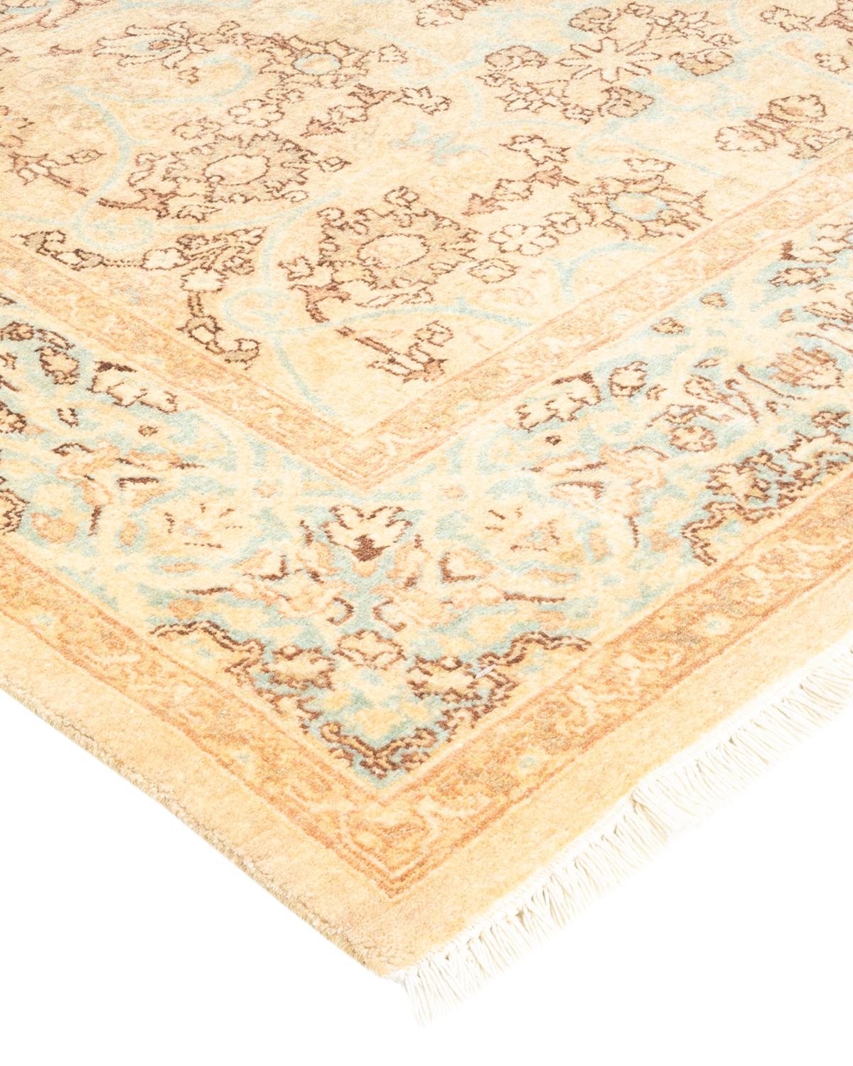 Avec leurs palettes discrètes et leurs motifs allover, les tapis de la collection Mogul apporteront une sophistication intemporelle à n'importe quelle pièce. Influencés par un éventail de motifs turcs, indiens et persans, les artisans qui tissent à