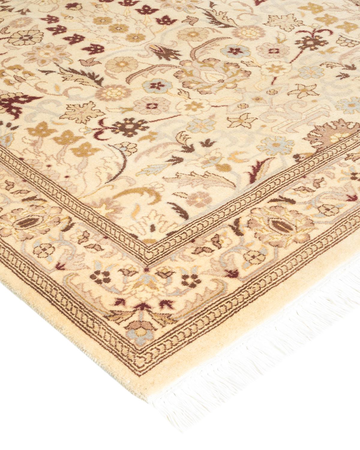 Avec leurs palettes discrètes et leurs motifs en relief, les tapis de la collection Mogul apporteront une sophistication intemporelle à toutes les pièces. Influencés par un éventail de motifs turcs, indiens et persans, les artisans qui tissent à la
