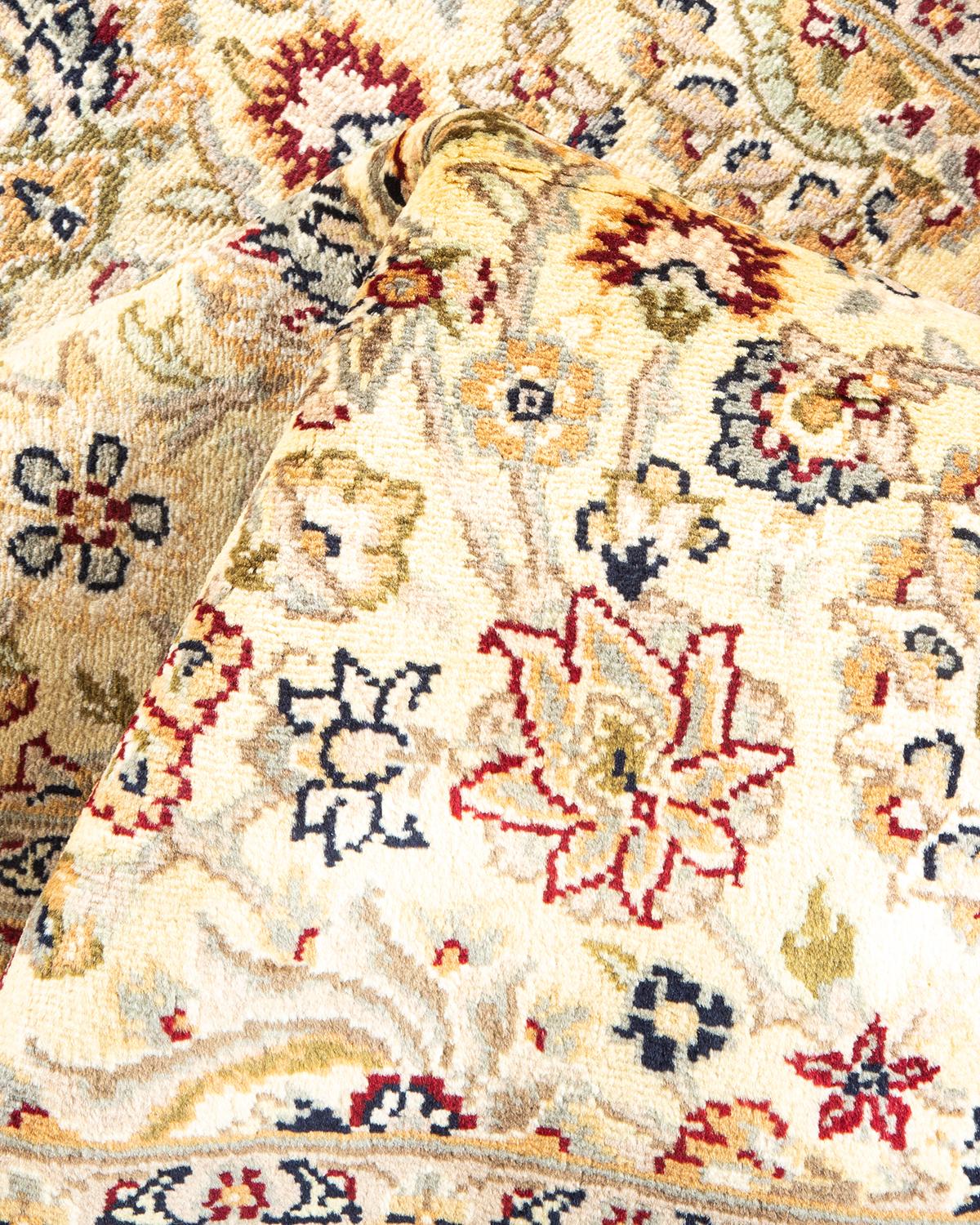 Tapis Oriental Mogul ivoire noué à la main, unique en son genre en vente 1