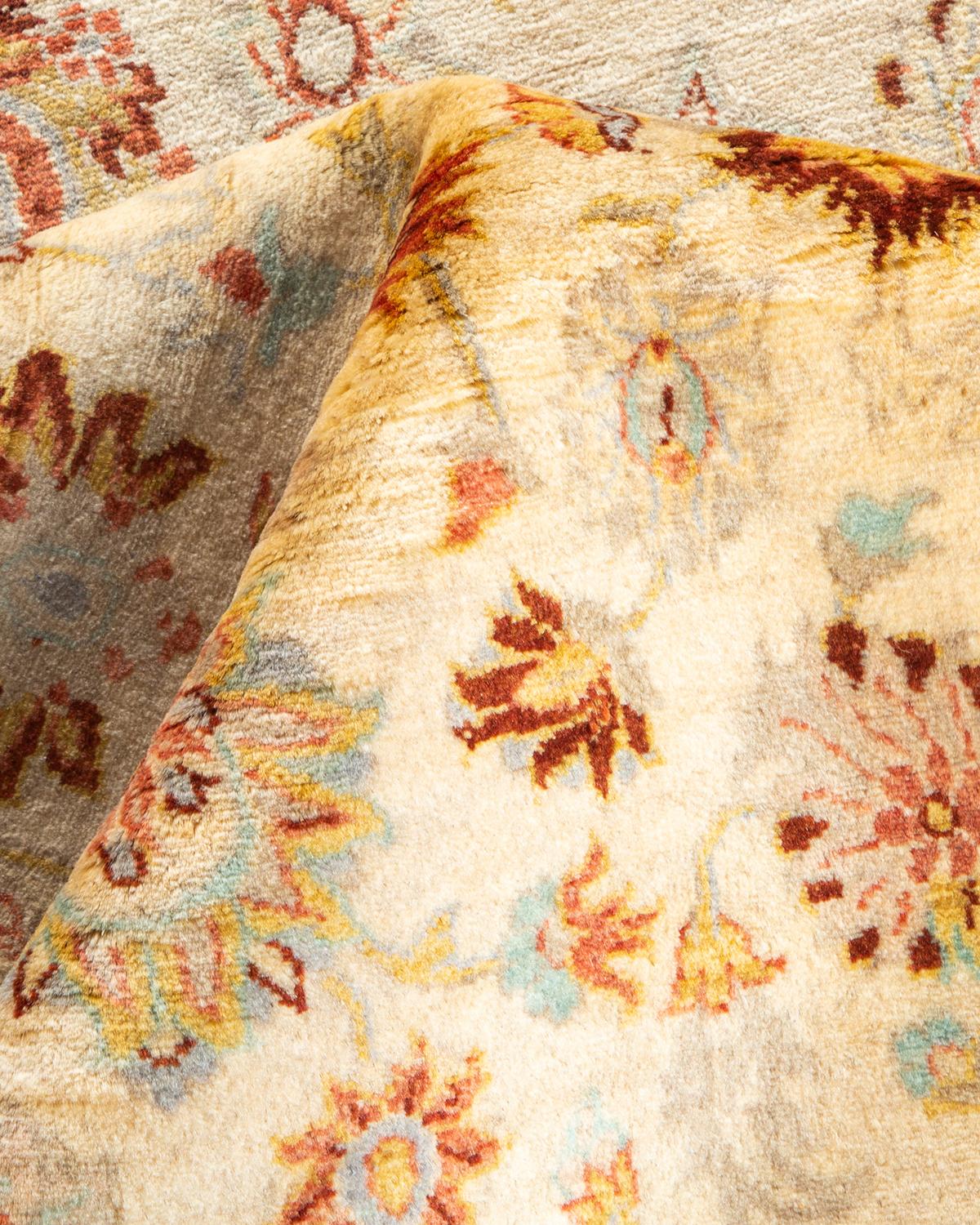 Tapis Oriental Mogul ivoire noué à la main unique en son genre en vente 1