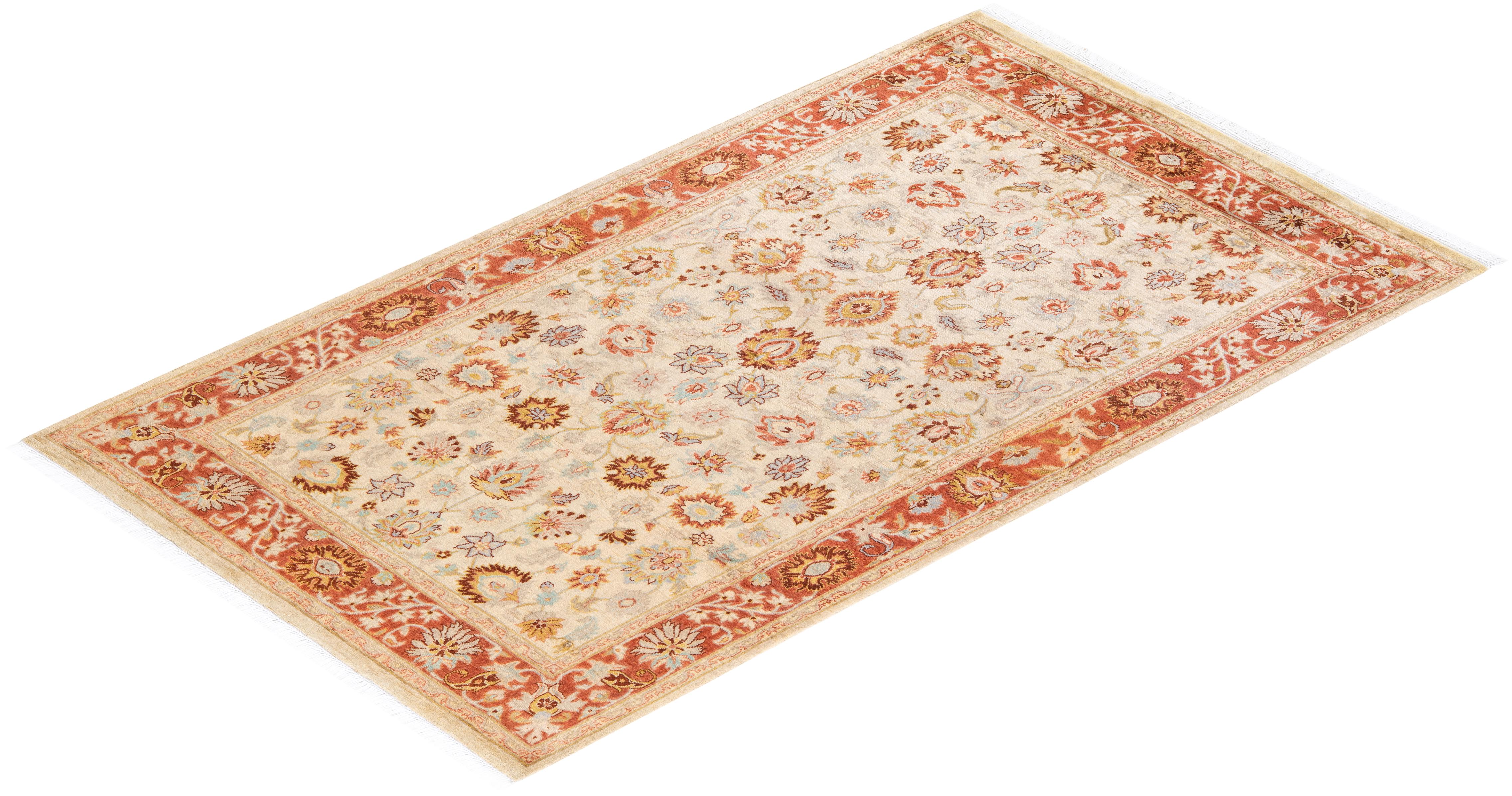 Tapis Oriental Mogul ivoire noué à la main unique en son genre en vente 2