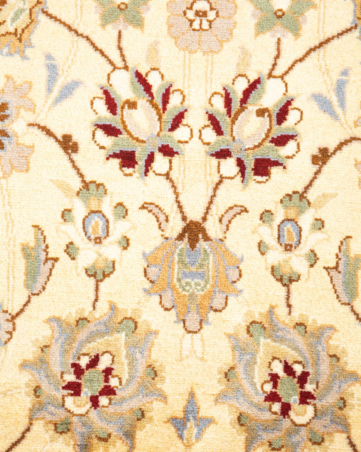 Pakistanais Tapis Oriental Mogul ivoire noué à la main unique en son genre en vente