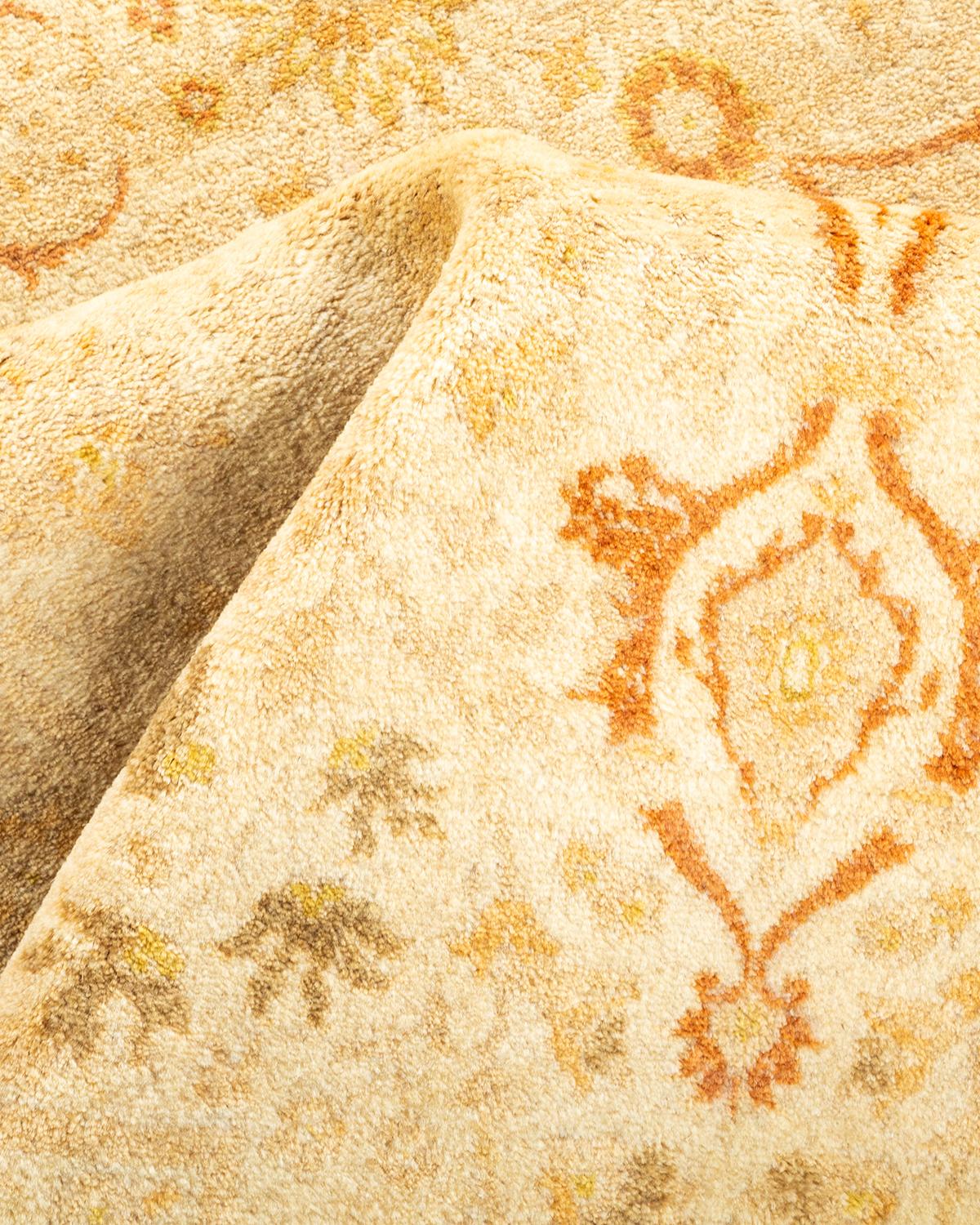 Handgeknüpfter orientalischer Mogul elfenbeinfarbener Teppich in Elfenbein, Unikat im Angebot 1