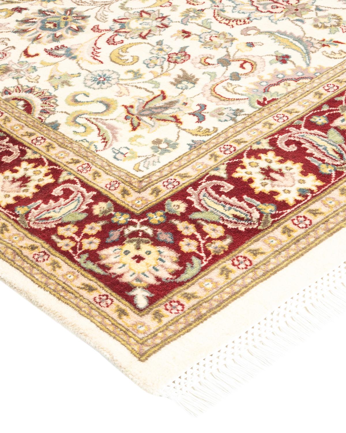 Las alfombras de la colección Mogul, con sus colores discretos y sus diseños en toda la superficie, aportarán una sofisticación atemporal a cualquier habitación. Influenciadas por un espectro de diseños turcos, indios y persas, los artesanos que