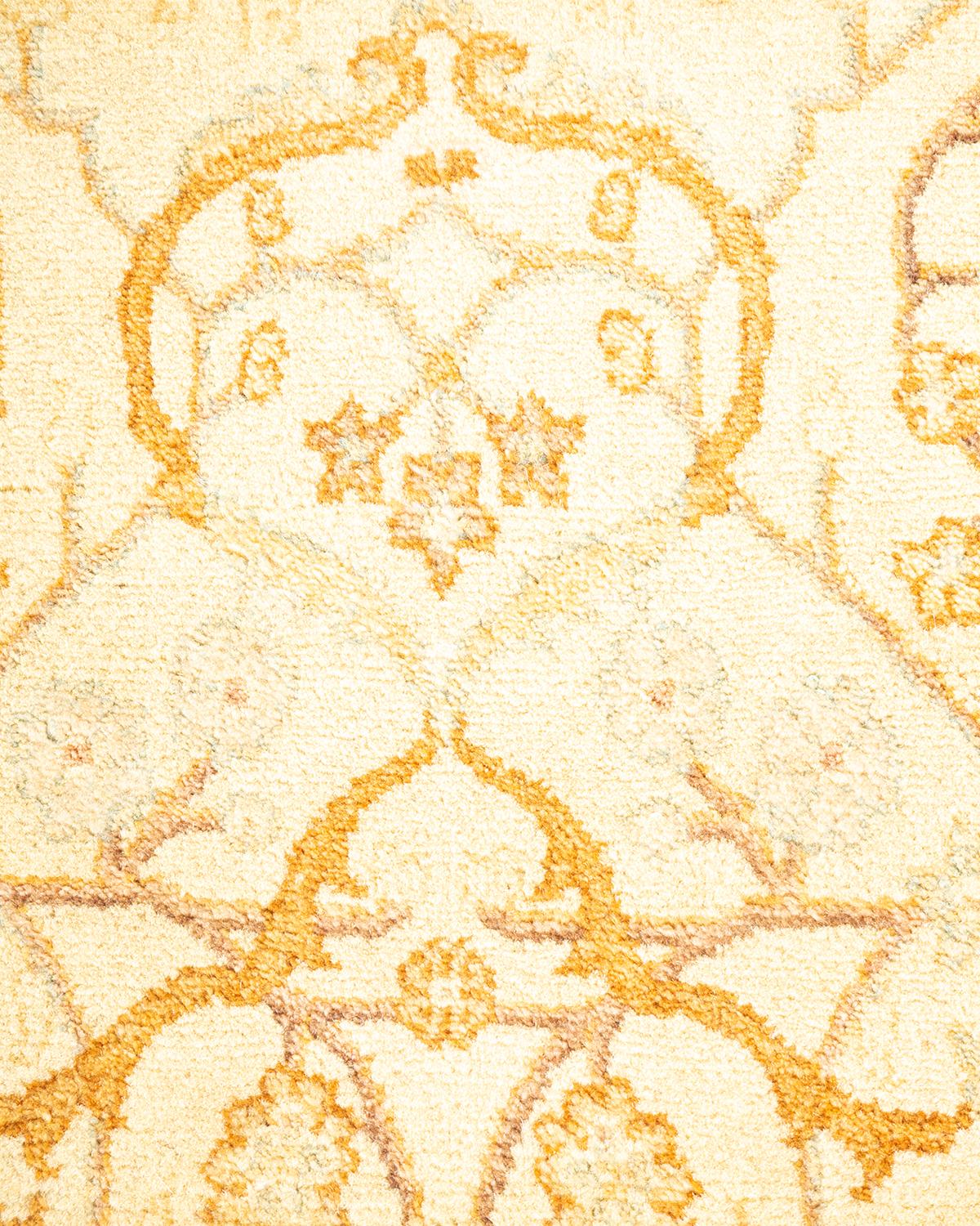Handgeknüpfter orientalischer Mogul Elfenbeinfarbener Teppich, Unikat (Pakistanisch) im Angebot