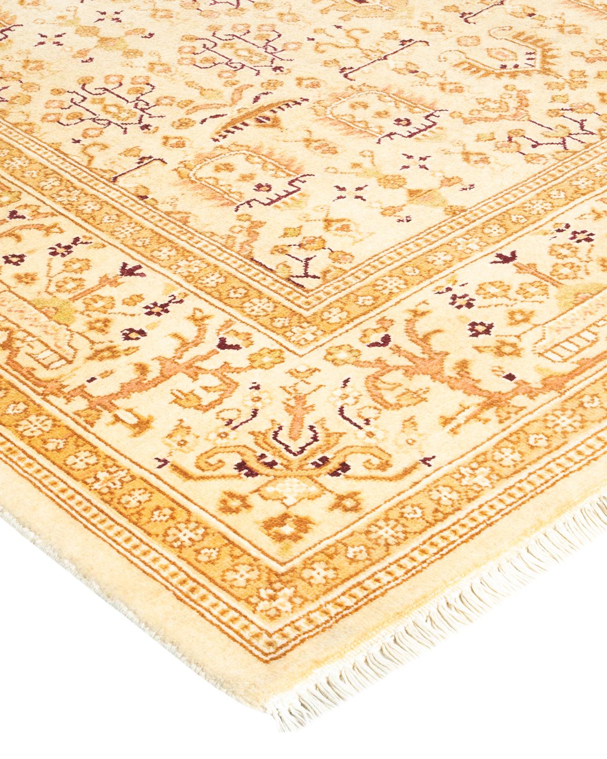 Con palette sobrie e disegni allover, i tappeti della Collezione Mogul doneranno una raffinatezza senza tempo a qualsiasi stanza. Influenzati da uno spettro di disegni turchi, indiani e persiani, gli artigiani che tessono a mano questi tappeti di