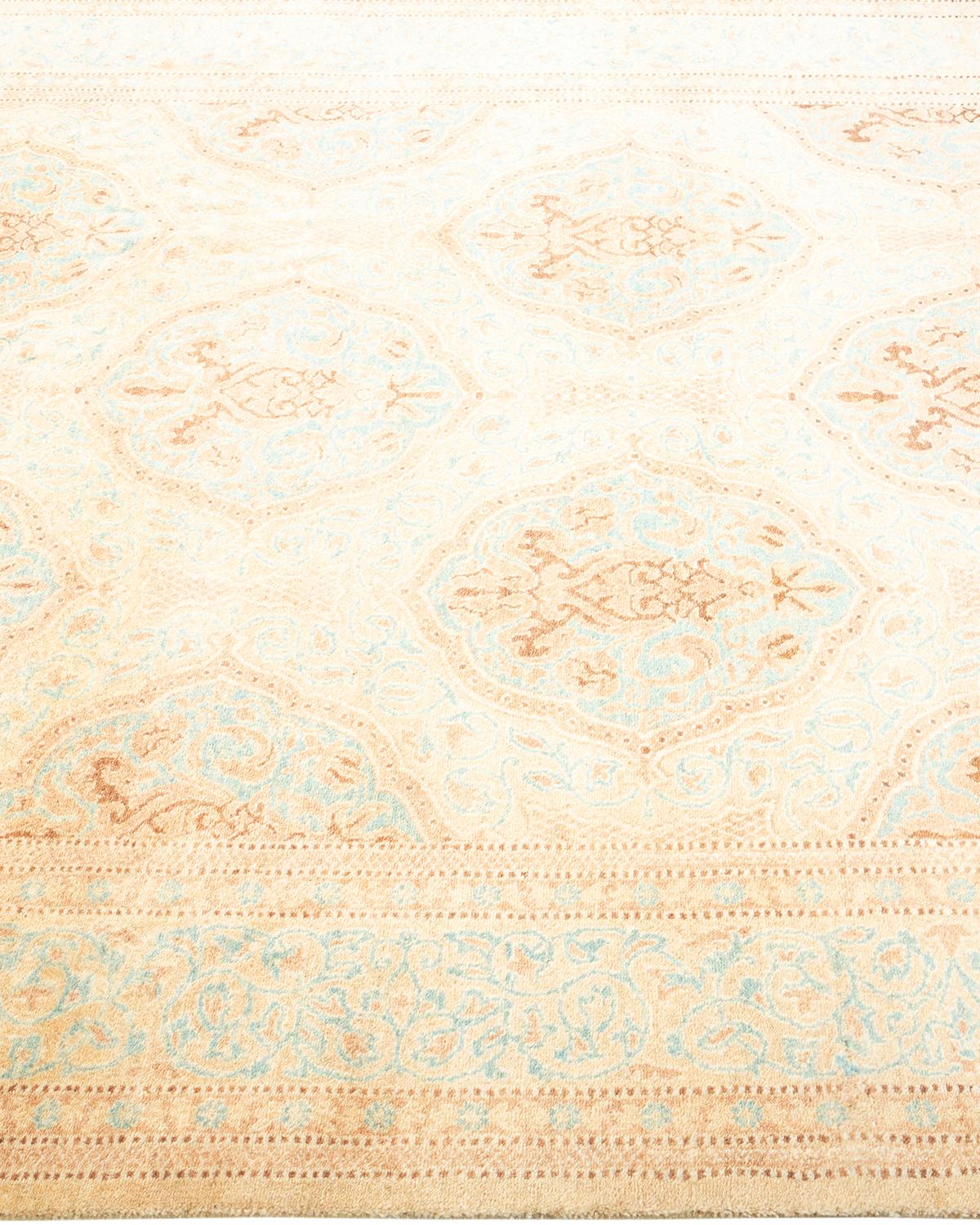 Die Teppiche der Mogul-Kollektion bringen mit ihren zurückhaltenden Farben und Allover-Mustern zeitlose Eleganz in jeden Raum. Beeinflusst von einem Spektrum türkischer, indischer und persischer Designs, lassen die Kunsthandwerker, die diese