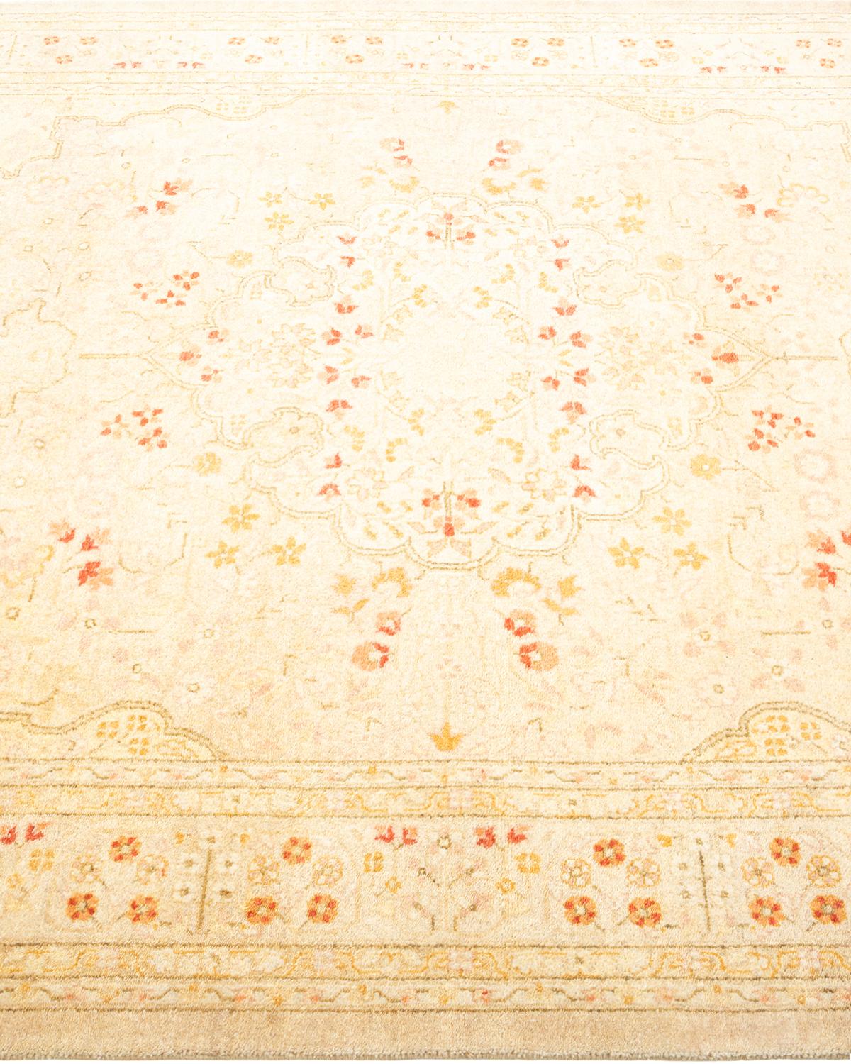 One-of-a-kind Hand Knotted Oriental Mogul Ivory Area Rug In New Condition For Sale In Norwalk, CT