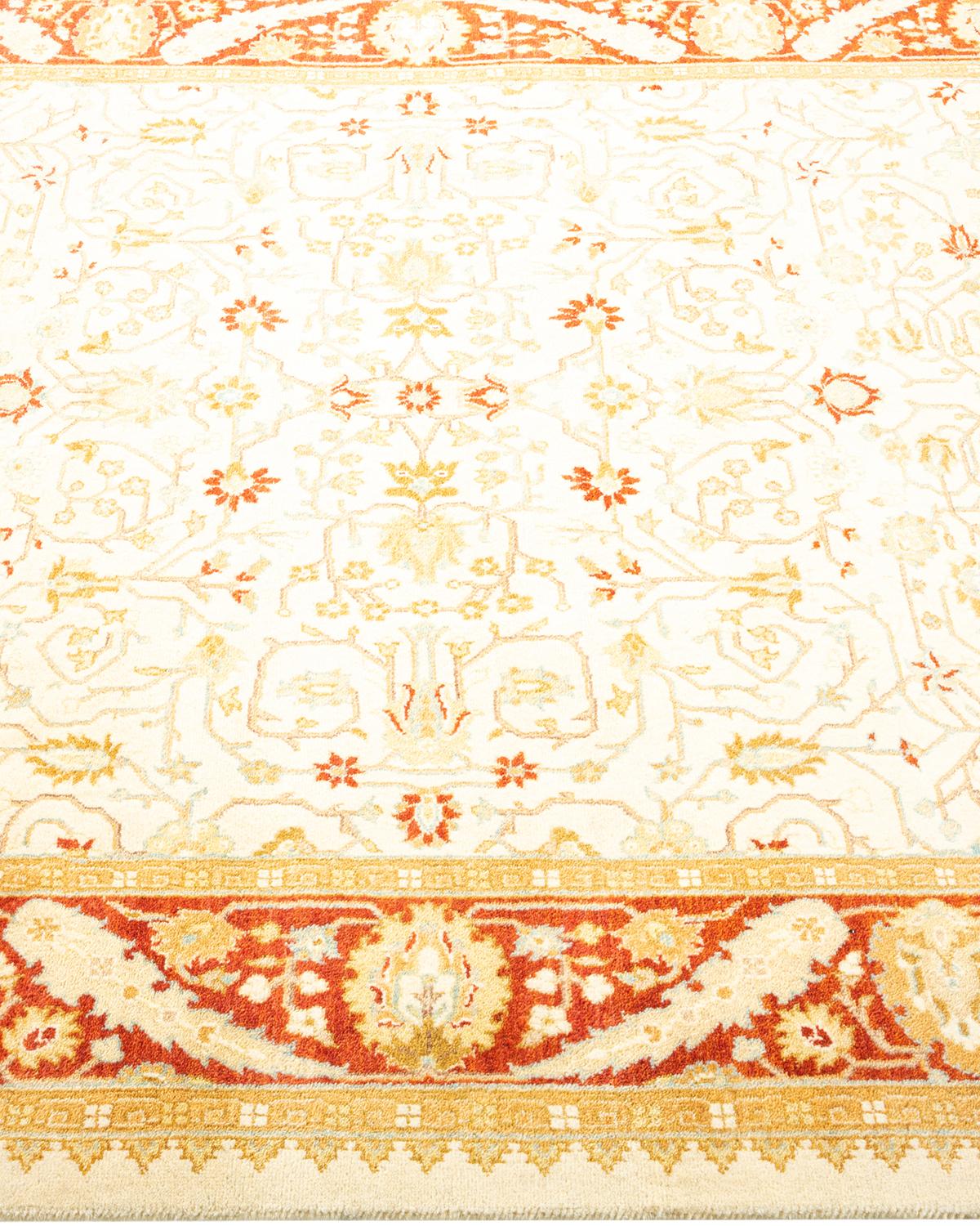 Tappeto orientale Mogul Ivory, unico nel suo genere e annodato a mano In condizioni Nuovo in vendita a Norwalk, CT