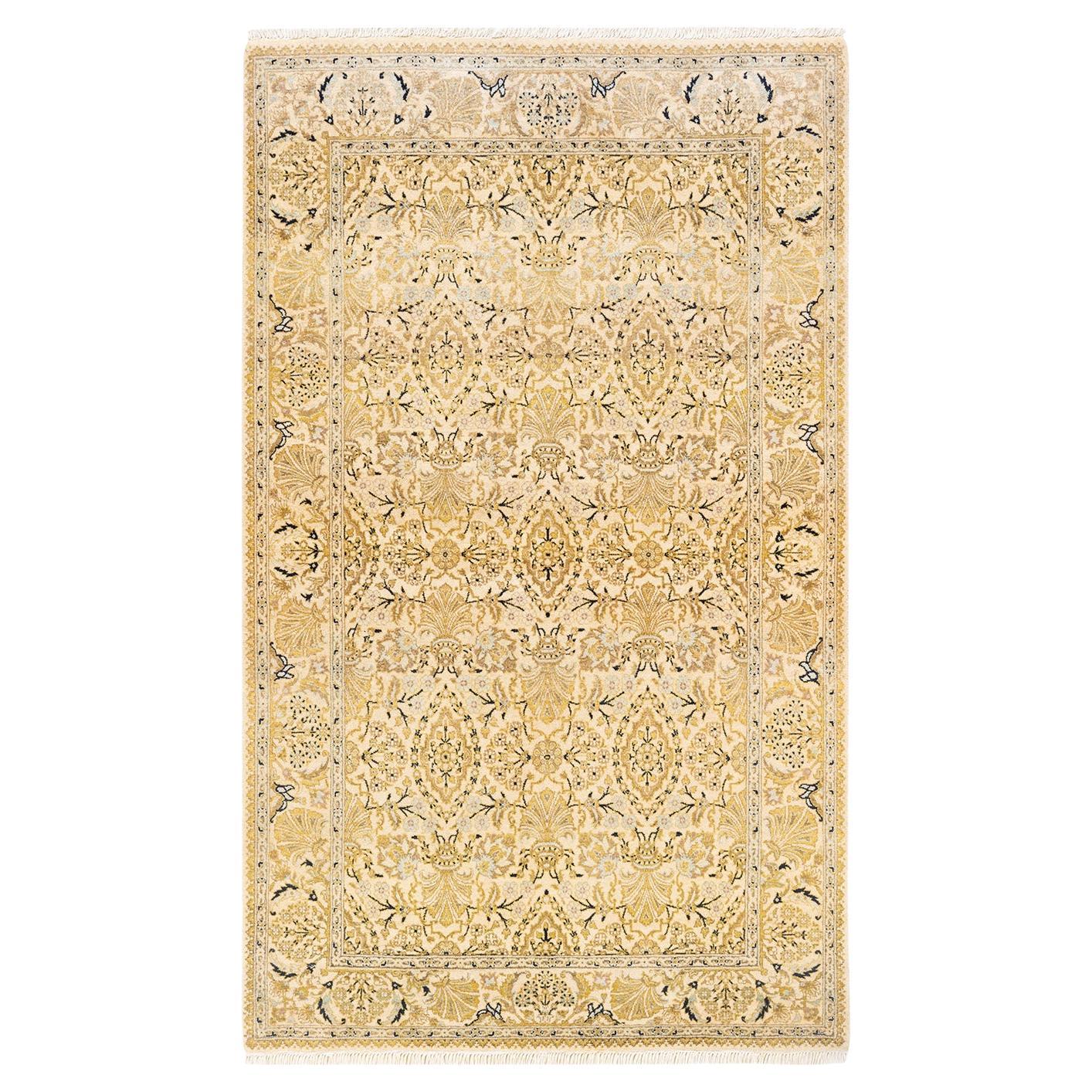 Tapis Oriental Mogul ivoire noué à la main unique en son genre