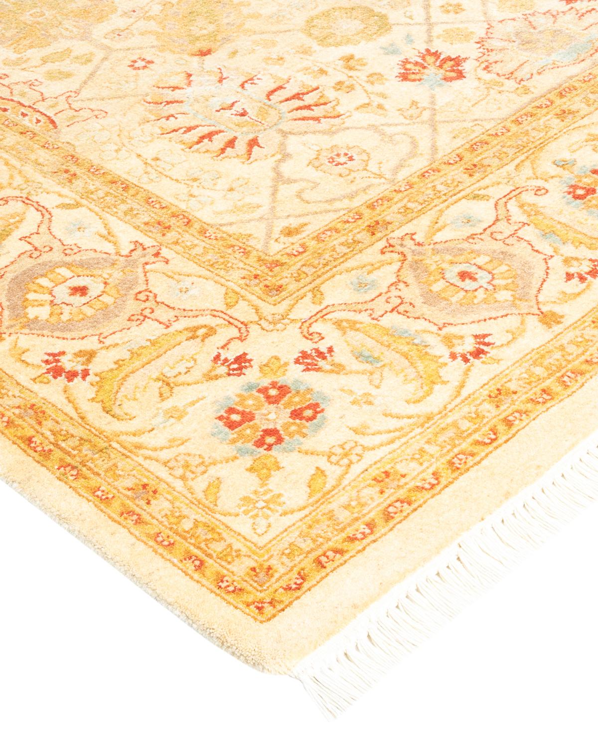 Avec leurs palettes discrètes et leurs motifs à l'envers, les tapis de la collection Mogul apporteront une sophistication intemporelle à n'importe quelle pièce. Influencés par un éventail de motifs turcs, indiens et persans, les artisans qui tissent