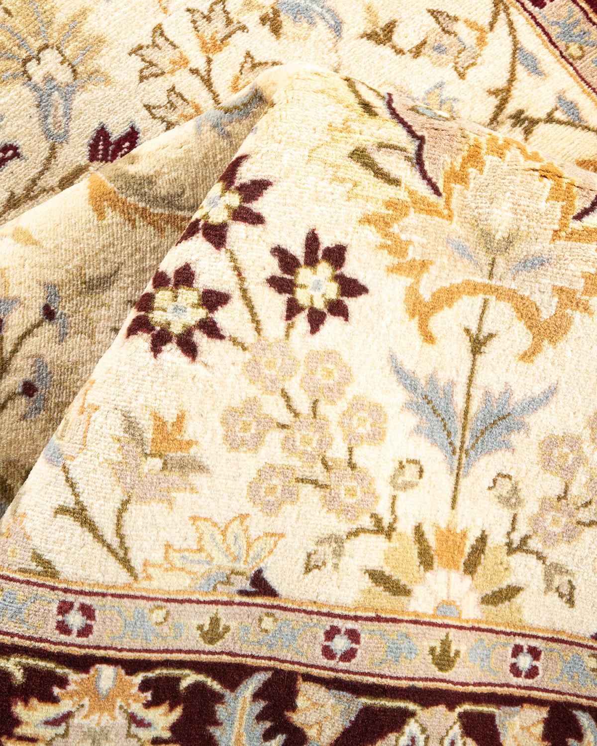 Tapis Oriental Mogul ivoire noué à la main unique en son genre en vente 1