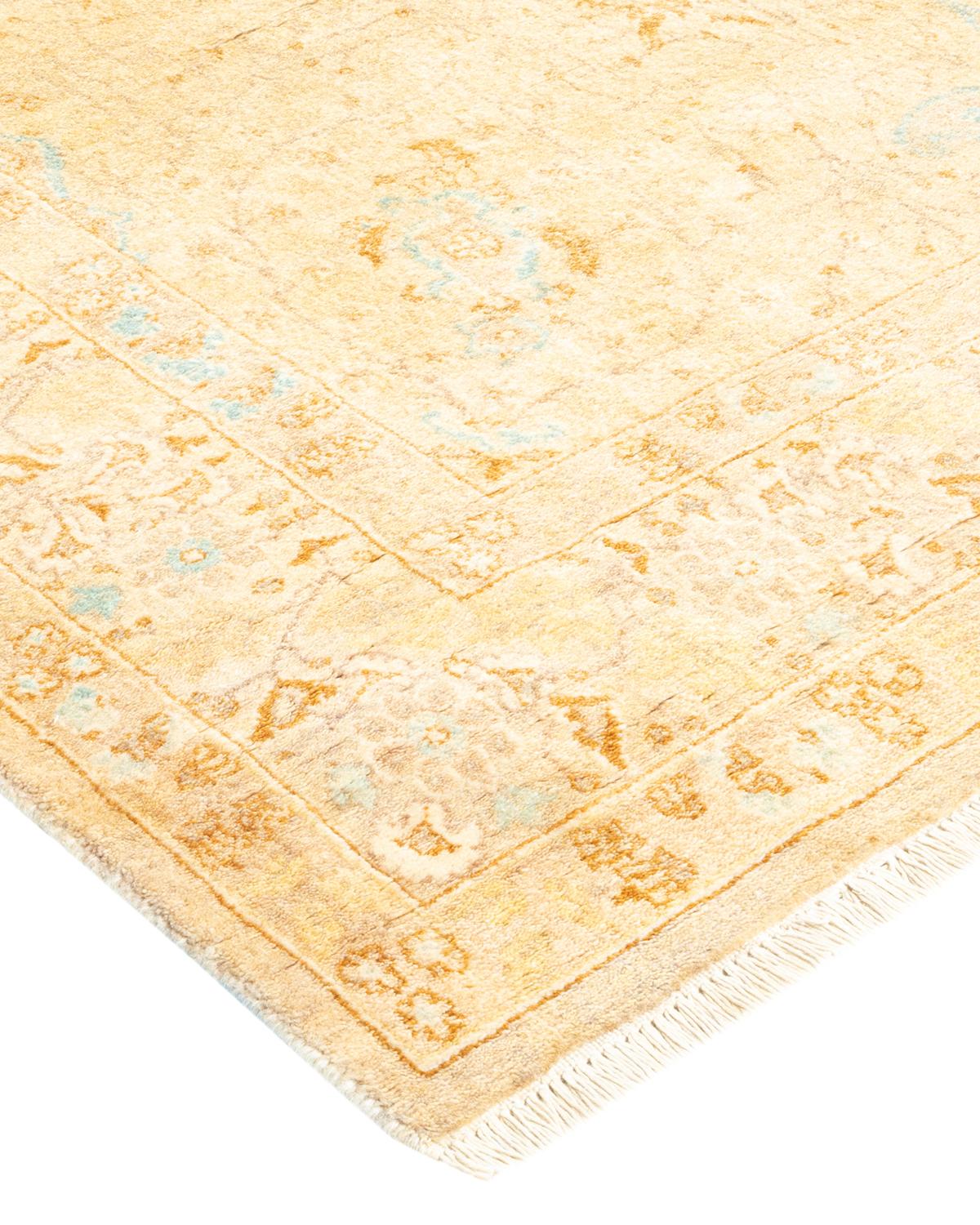 Las alfombras de la colección Mogul, con sus colores discretos y sus diseños en toda la superficie, aportarán una sofisticación atemporal a cualquier habitación. Influenciadas por un espectro de diseños turcos, indios y persas, los artesanos que