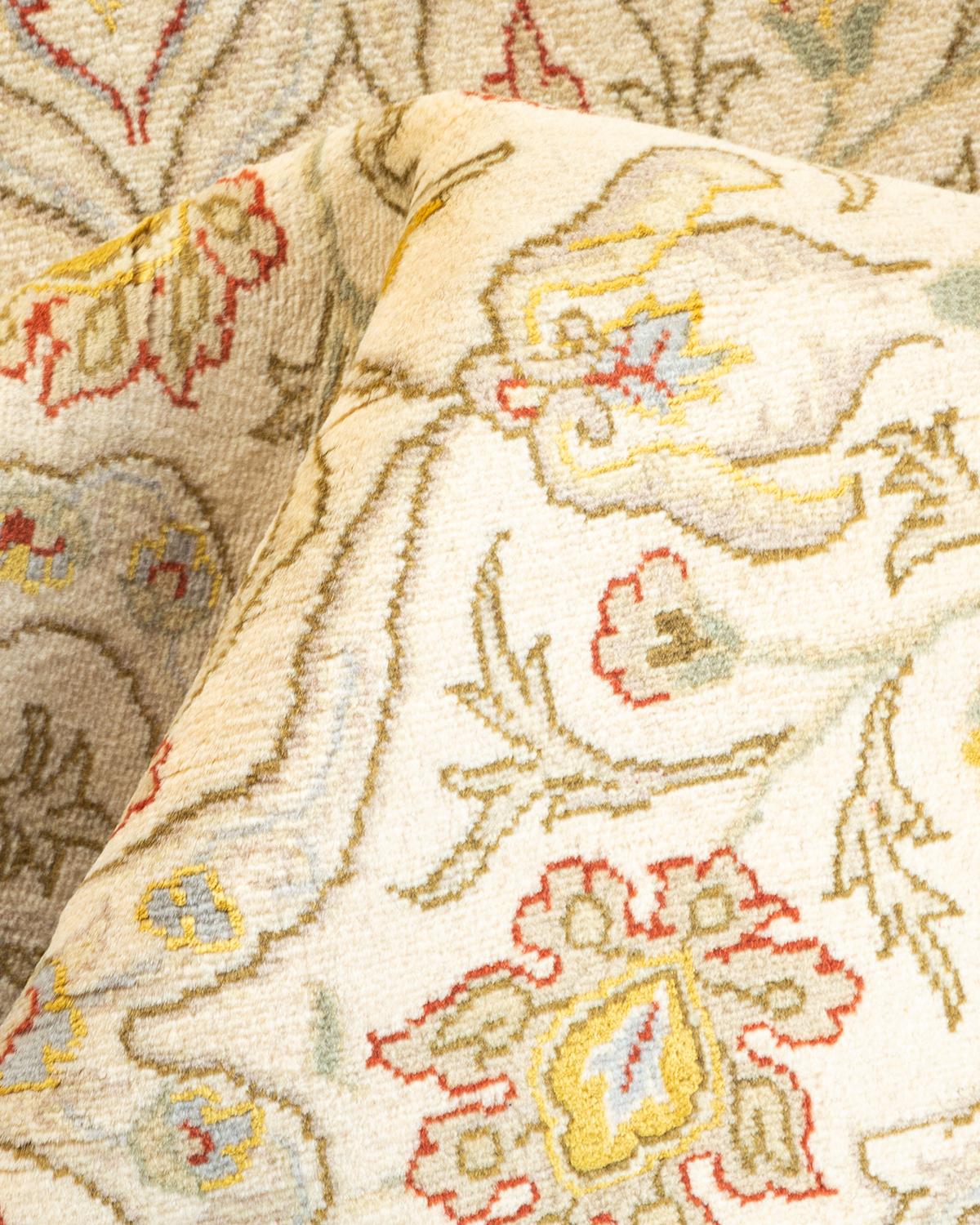 Tapis Oriental Mogul ivoire noué à la main, unique en son genre en vente 1