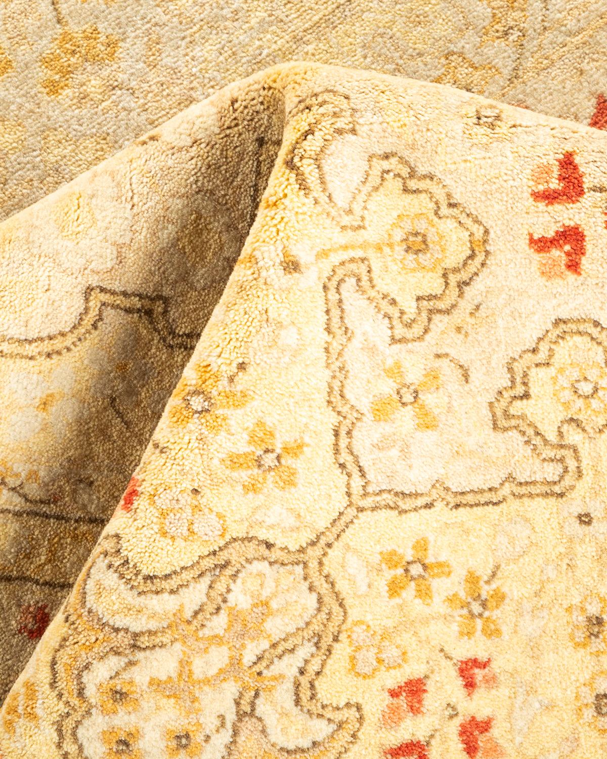 Handgeknüpfter orientalischer Mogul elfenbeinfarbener Teppich in Elfenbein, Unikat im Angebot 1