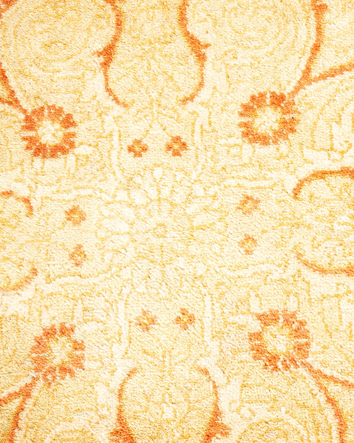 Einzigartiger handgeknüpfter orientalischer Mogul-Teppich in Elfenbein, 2,25 m x 2,25 m, Unikat (Pakistanisch) im Angebot