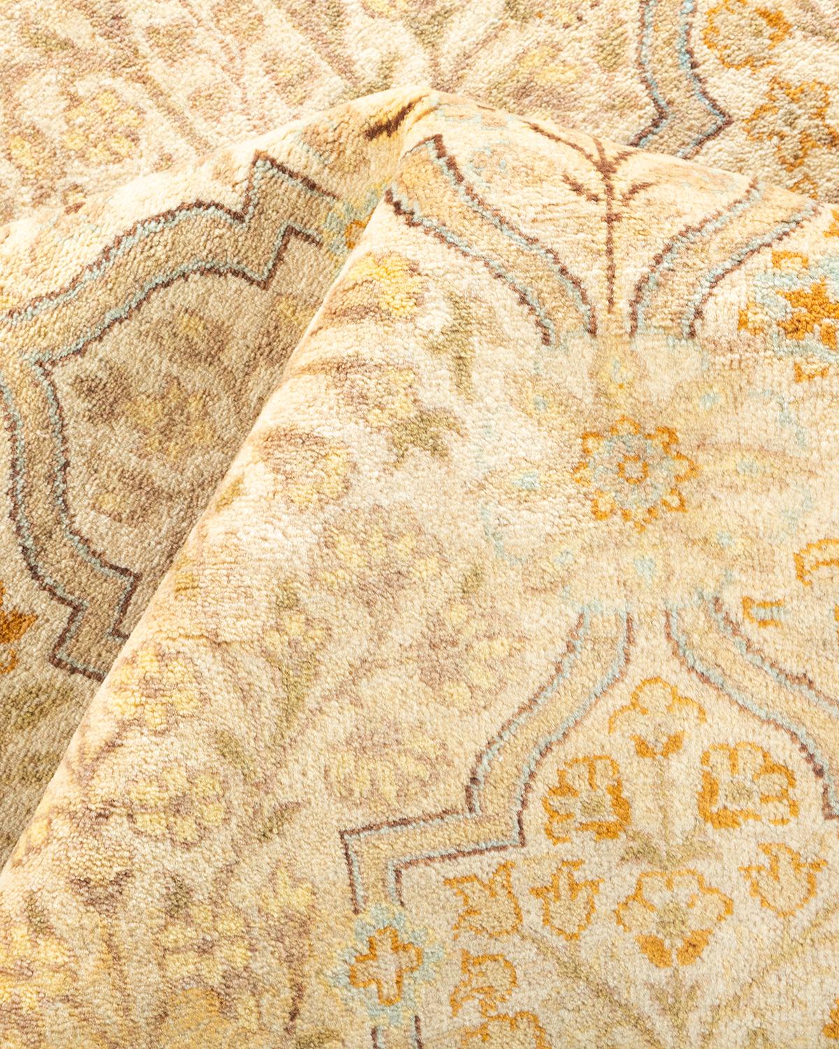 Tapis unique Oriental Mogul ivoire noué à la main unique en son genre en vente 1
