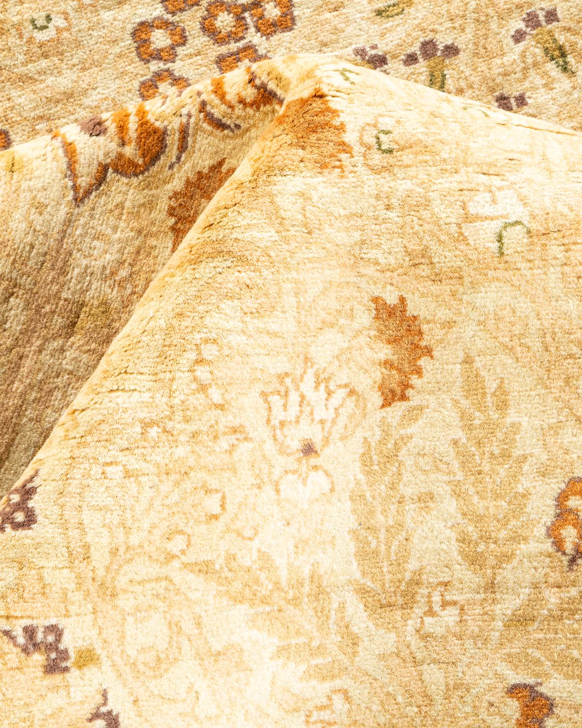 Tapis Oriental Mogul ivoire noué à la main unique en son genre en vente 1