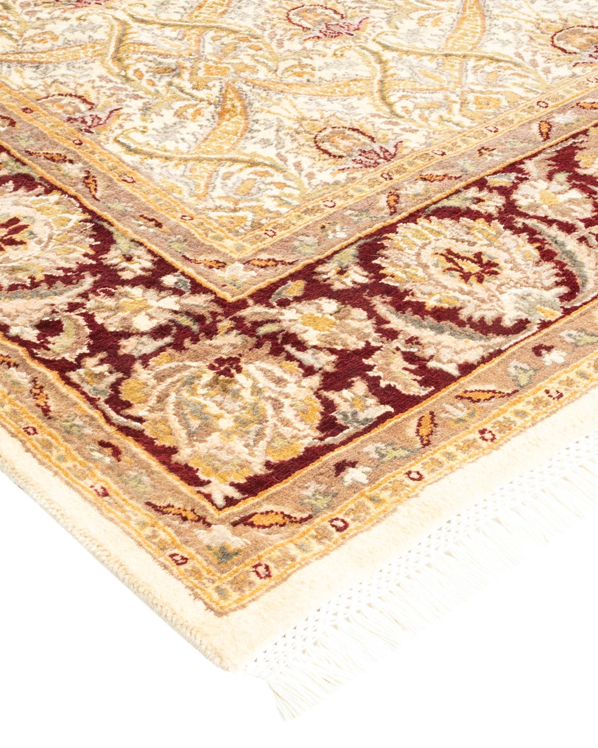 Avec leurs palettes discrètes et leurs motifs à l'envers, les tapis de la collection Mogul apporteront une sophistication intemporelle à n'importe quelle pièce. Influencés par un éventail de motifs turcs, indiens et persans, les artisans qui tissent
