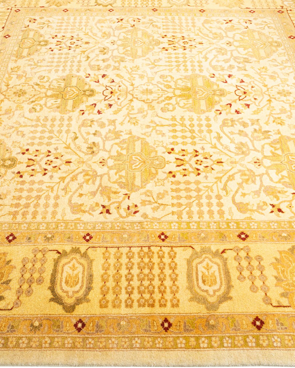 Pakistanais Tapis Oriental Mogul ivoire noué à la main, unique en son genre en vente