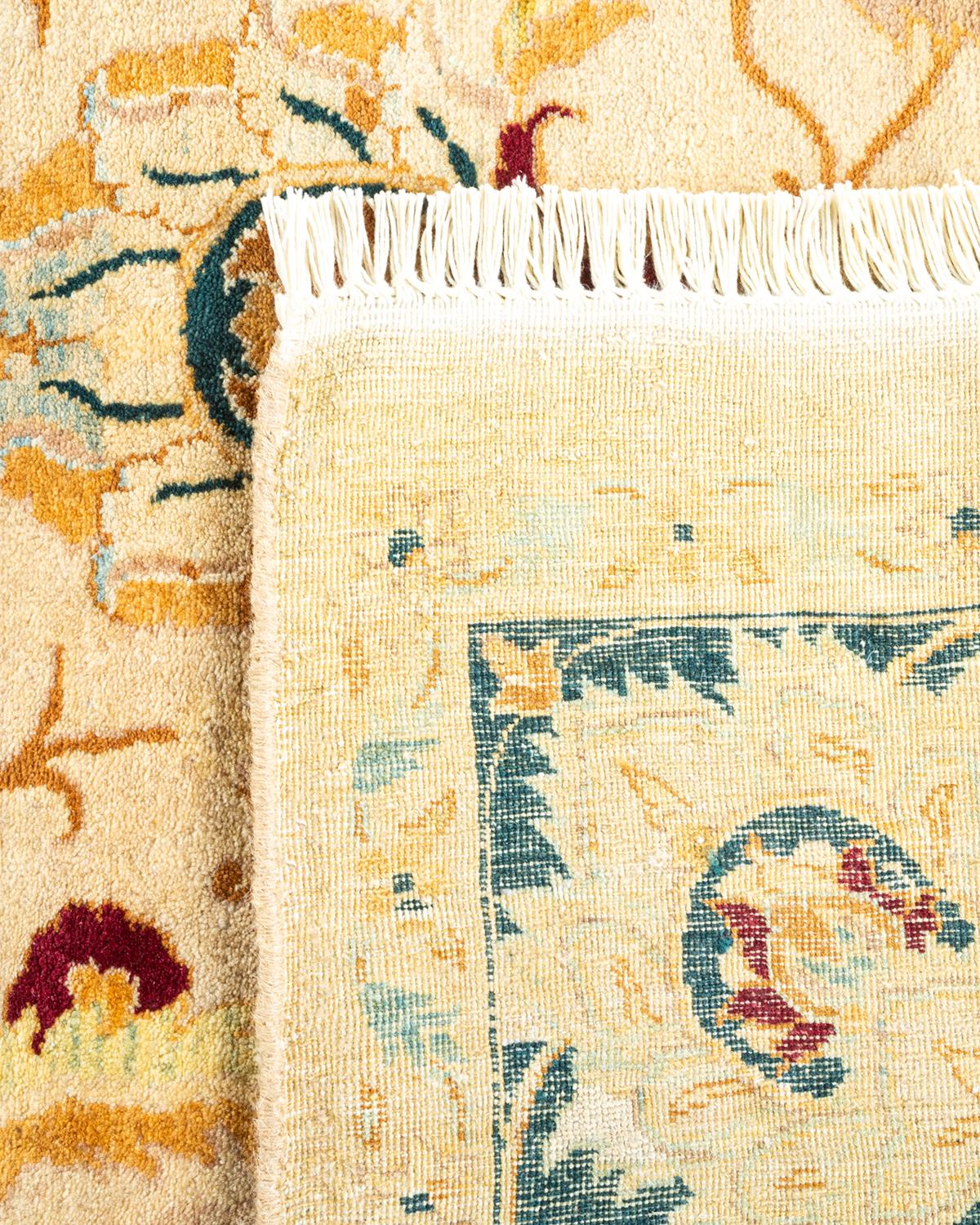 XXIe siècle et contemporain Tapis Oriental Mogul ivoire noué à la main unique en son genre en vente