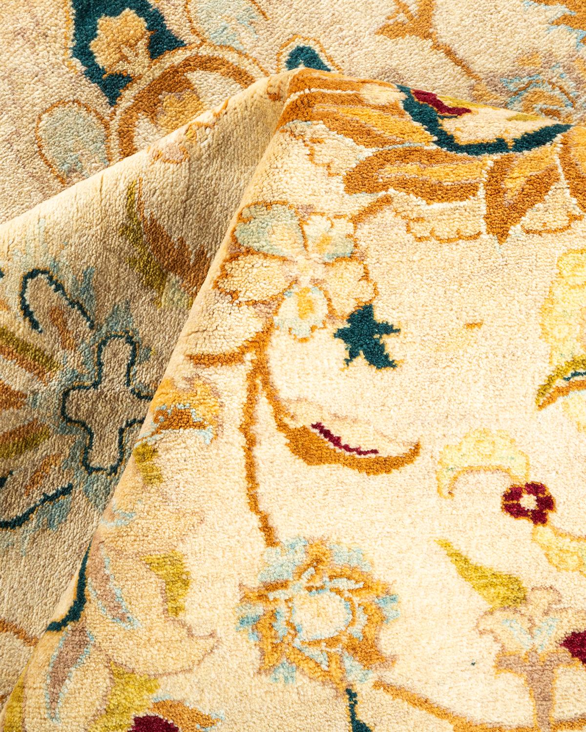 Tapis Oriental Mogul ivoire noué à la main unique en son genre en vente 1