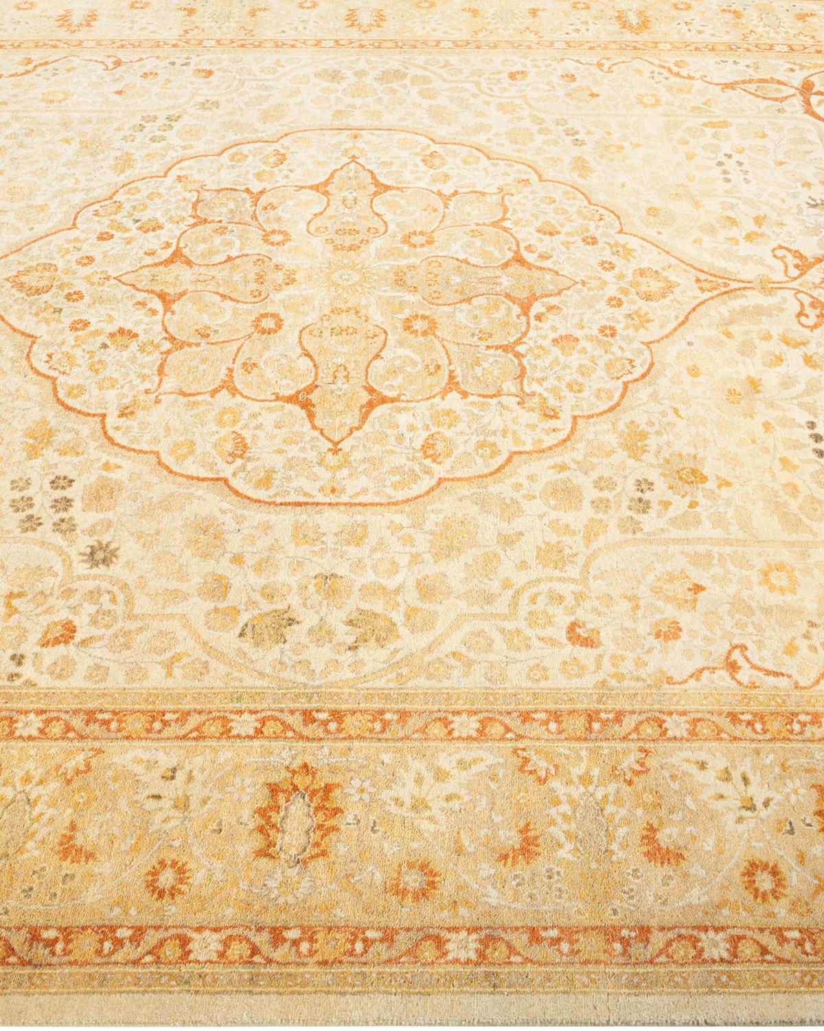 Handgeknüpfter orientalischer Mogul elfenbeinfarbener Teppich in Elfenbein, Unikat (Pakistanisch) im Angebot