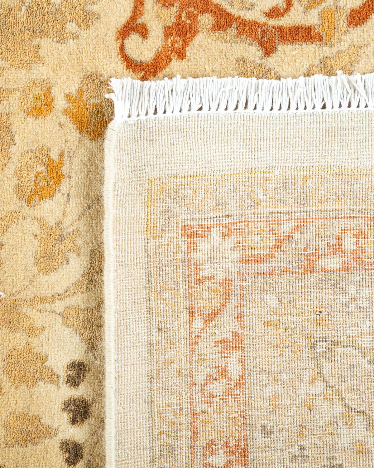 Handgeknüpfter orientalischer Mogul elfenbeinfarbener Teppich in Elfenbein, Unikat (21. Jahrhundert und zeitgenössisch) im Angebot