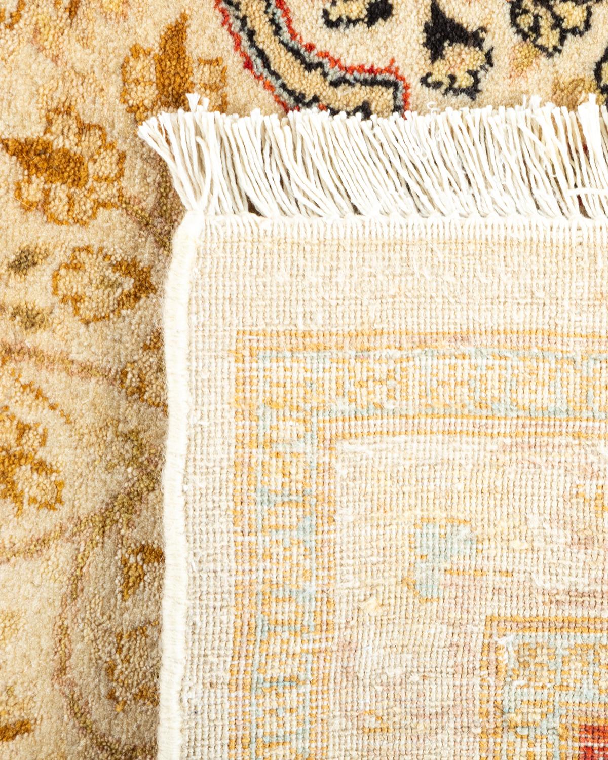 Handgeknüpfter orientalischer Mogul elfenbeinfarbener Teppich in Elfenbein, Unikat (21. Jahrhundert und zeitgenössisch) im Angebot