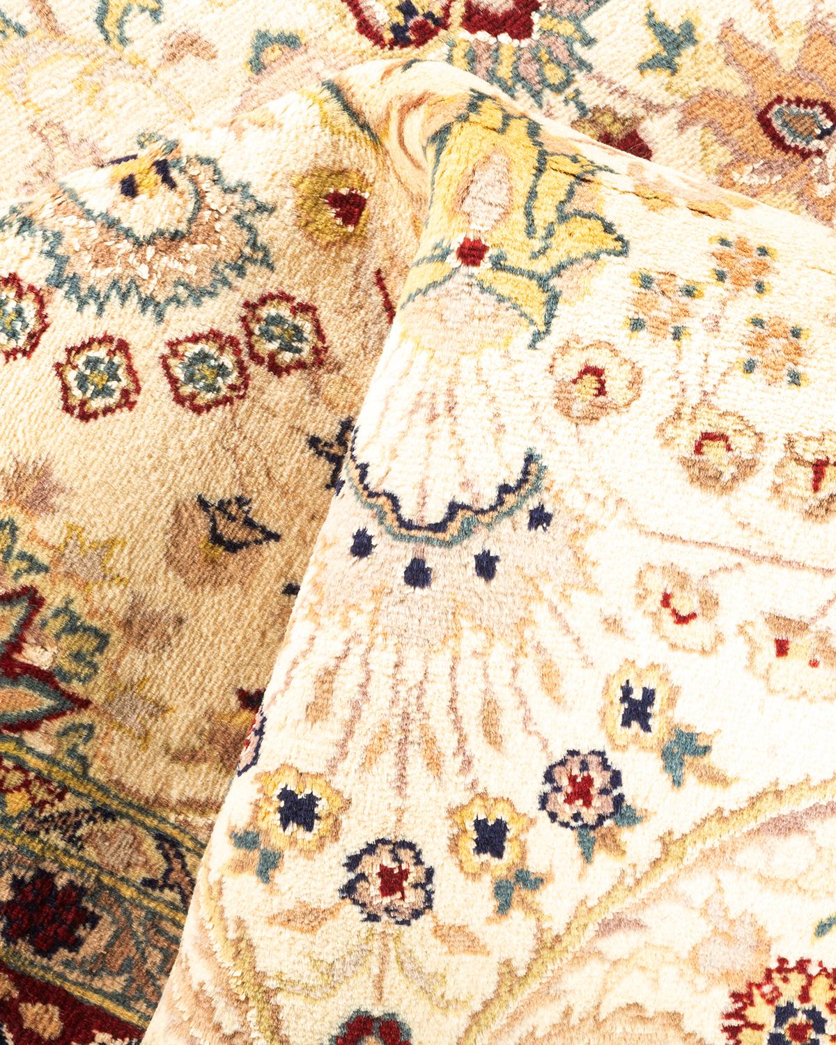 Handgeknüpfter orientalischer Mogul elfenbeinfarbener Teppich in Elfenbein, Unikat im Angebot 1