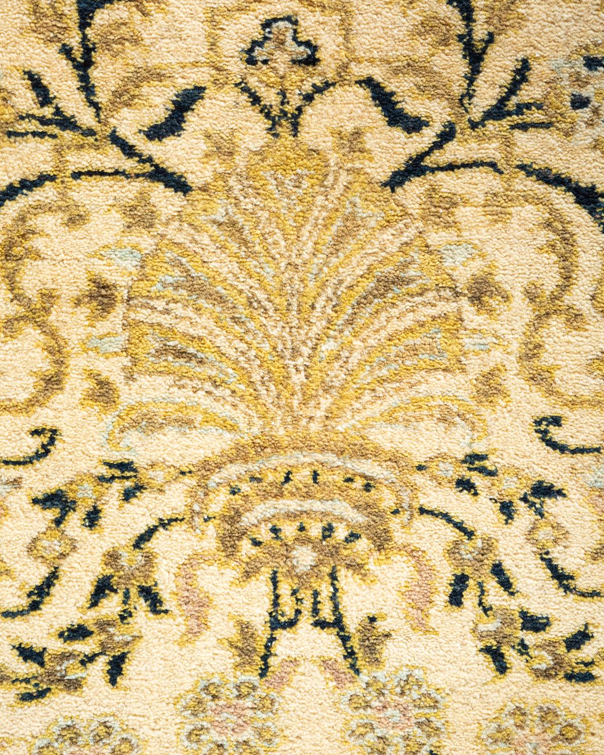 Pakistanais Tapis Oriental Mogul ivoire noué à la main unique en son genre en vente