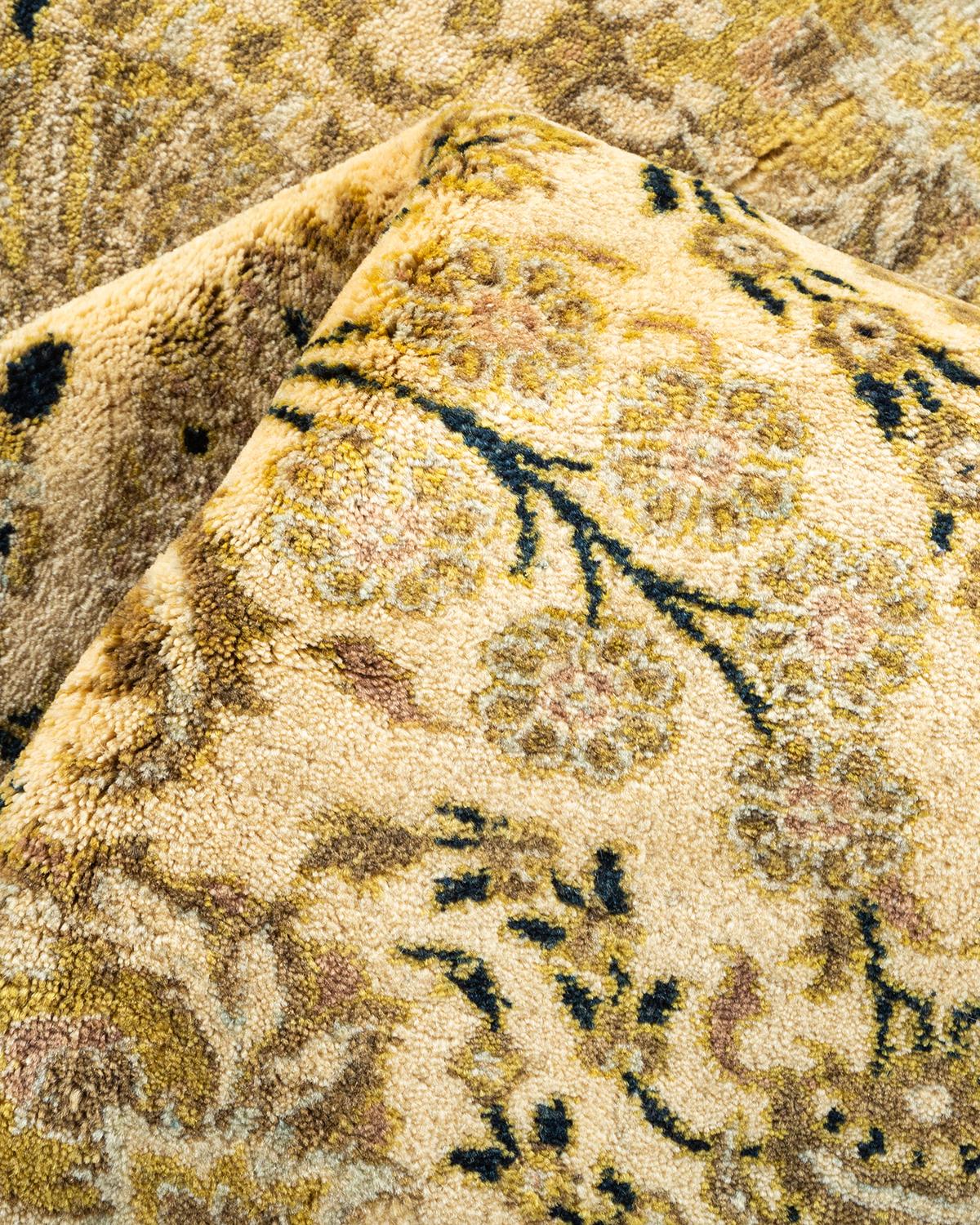 Tapis Oriental Mogul ivoire noué à la main unique en son genre en vente 1
