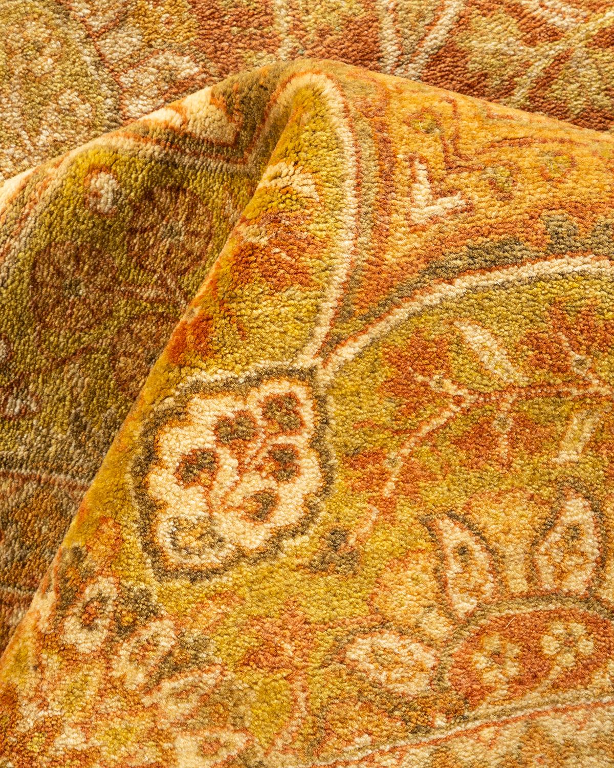 Tapis Oriental Mogul ivoire noué à la main unique en son genre en vente 1