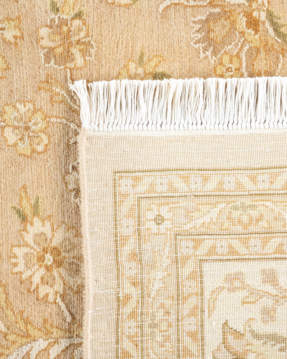 XXI secolo e contemporaneo Tappeto orientale Mogul Ivory, unico nel suo genere e annodato a mano in vendita