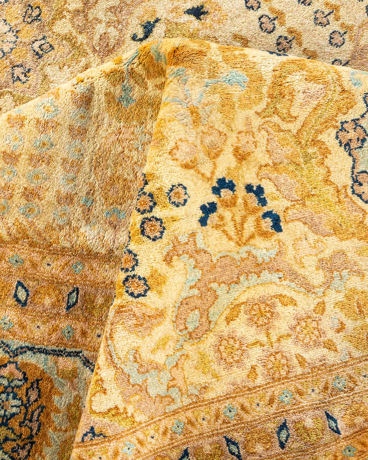 Tappeto orientale Mogul Ivory, unico nel suo genere e annodato a mano in vendita 1