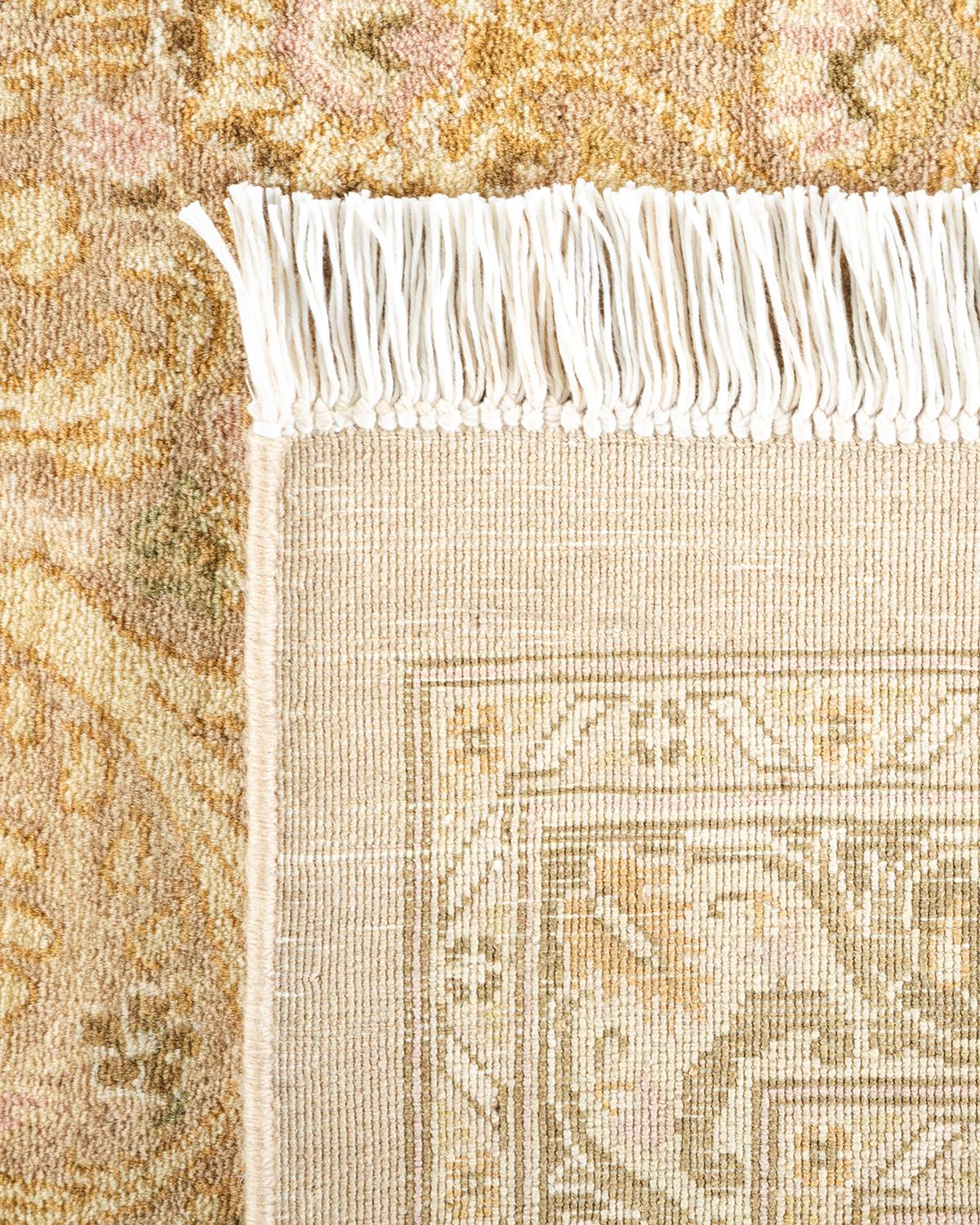Handgeknüpfter orientalischer Mogul elfenbeinfarbener Teppich in Elfenbein, Unikat (21. Jahrhundert und zeitgenössisch) im Angebot