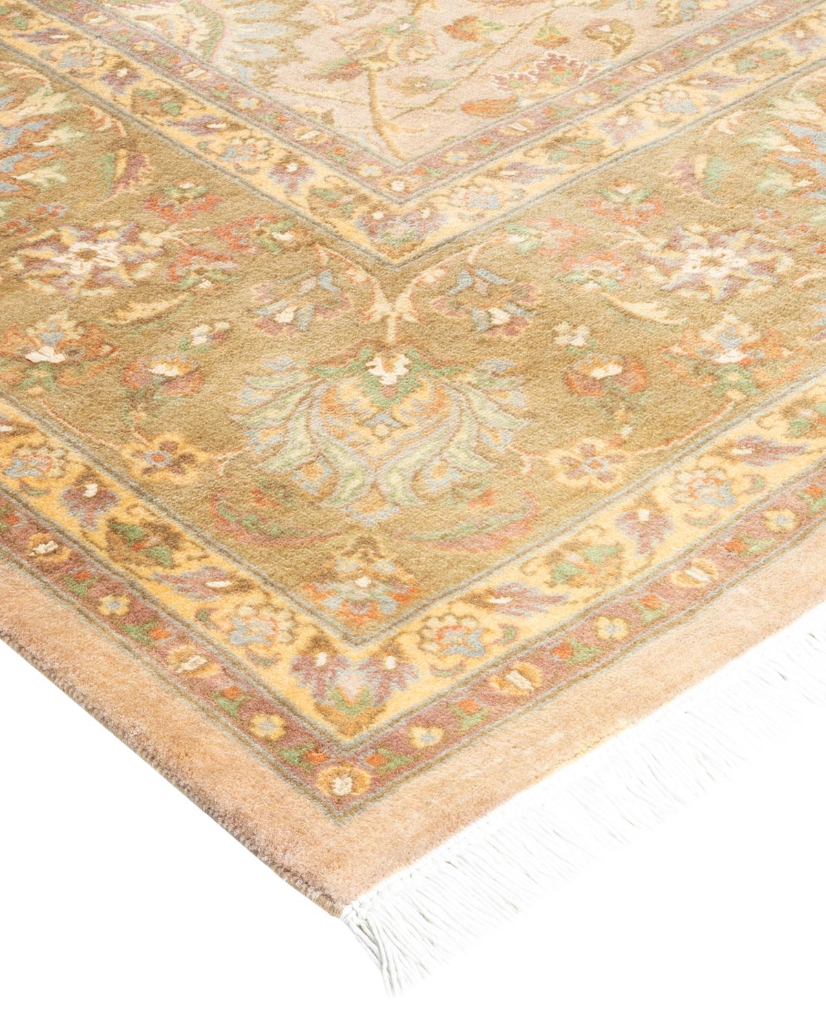 Avec leurs palettes discrètes et leurs motifs à l'envers, les tapis de la collection Mogul apporteront une sophistication intemporelle à n'importe quelle pièce. Influencés par un éventail de motifs turcs, indiens et persans, les artisans qui tissent