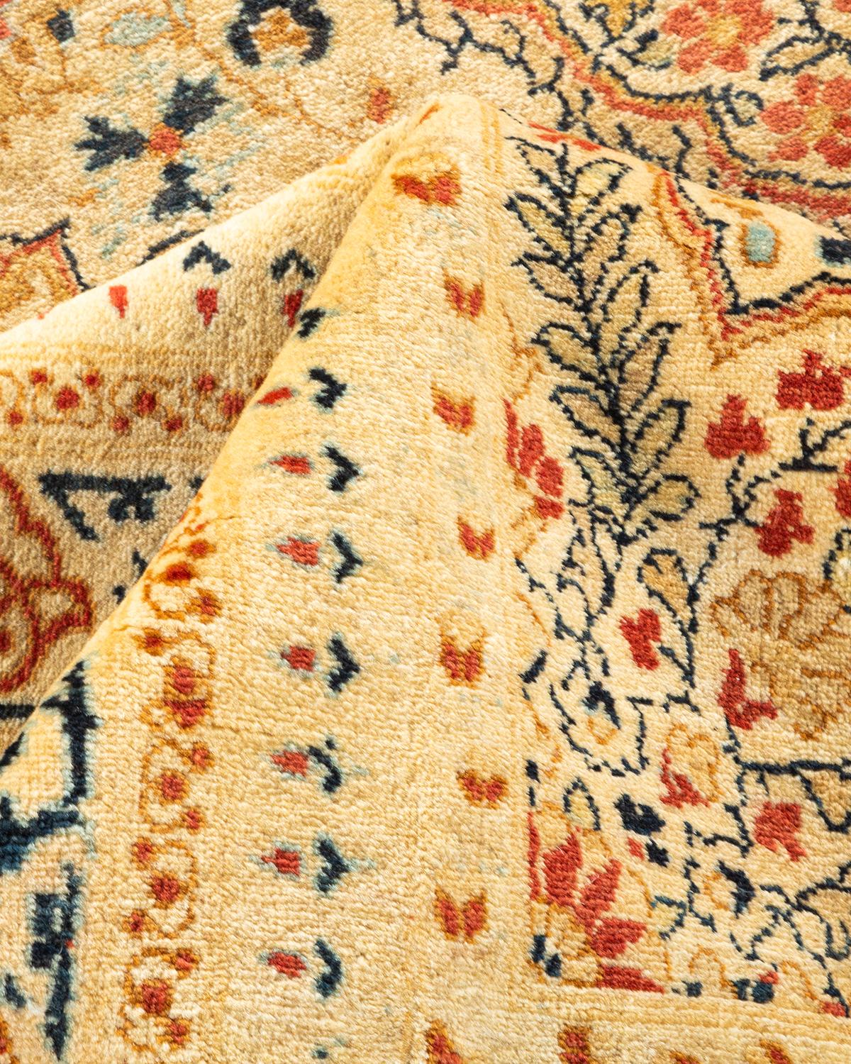 Tappeto orientale Mogul Ivory, unico nel suo genere e annodato a mano in vendita 1