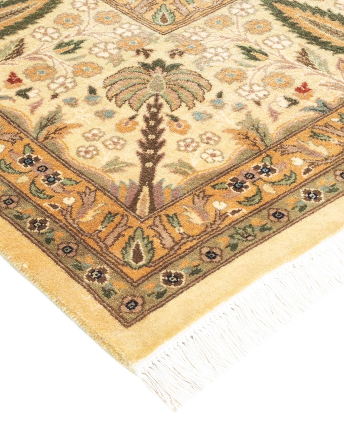 Avec leurs palettes discrètes et leurs motifs à l'envers, les tapis de la collection Mogul apporteront une sophistication intemporelle à n'importe quelle pièce. Influencés par un éventail de motifs turcs, indiens et persans, les artisans qui tissent