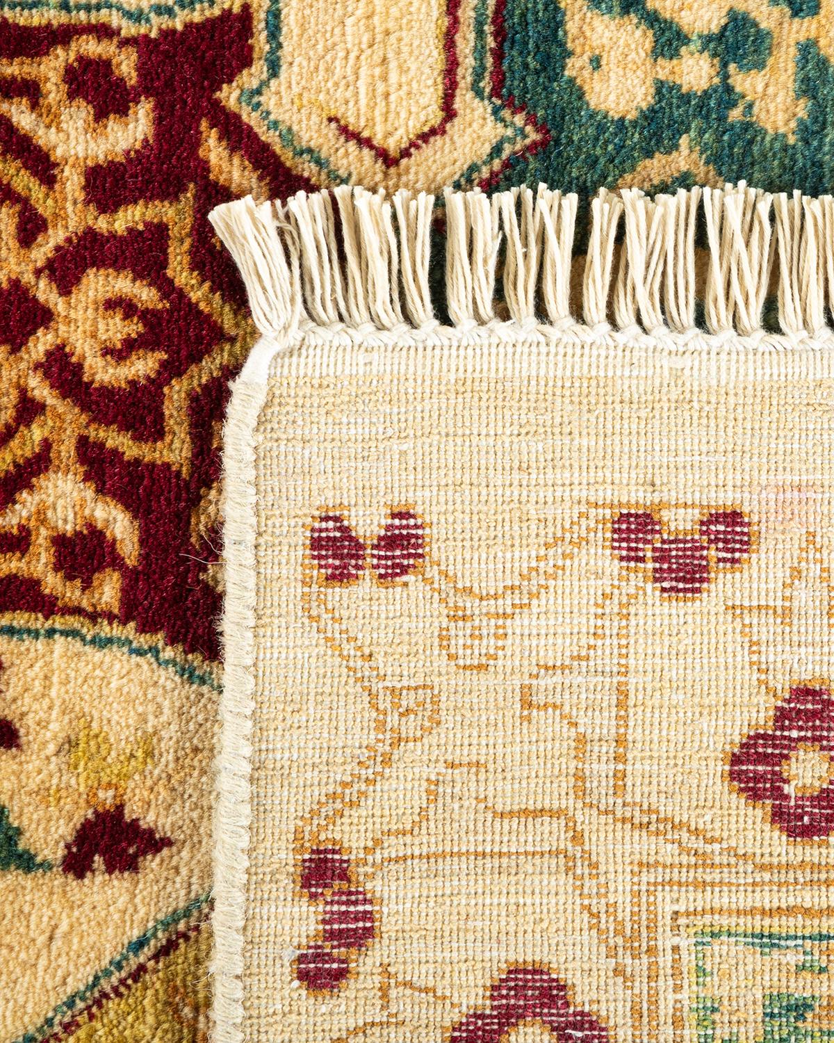Handgeknüpfter orientalischer Mogul elfenbeinfarbener Teppich in Elfenbein, Unikat (21. Jahrhundert und zeitgenössisch) im Angebot