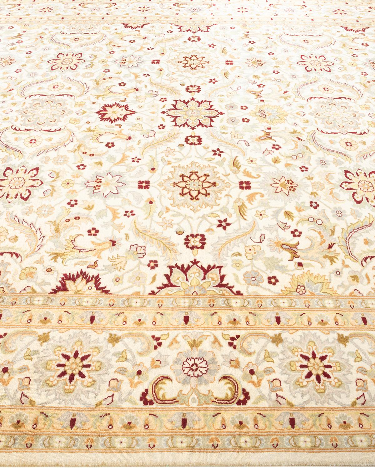 Tappeto orientale Mogul Ivory, unico nel suo genere e annodato a mano In condizioni Nuovo in vendita a Norwalk, CT