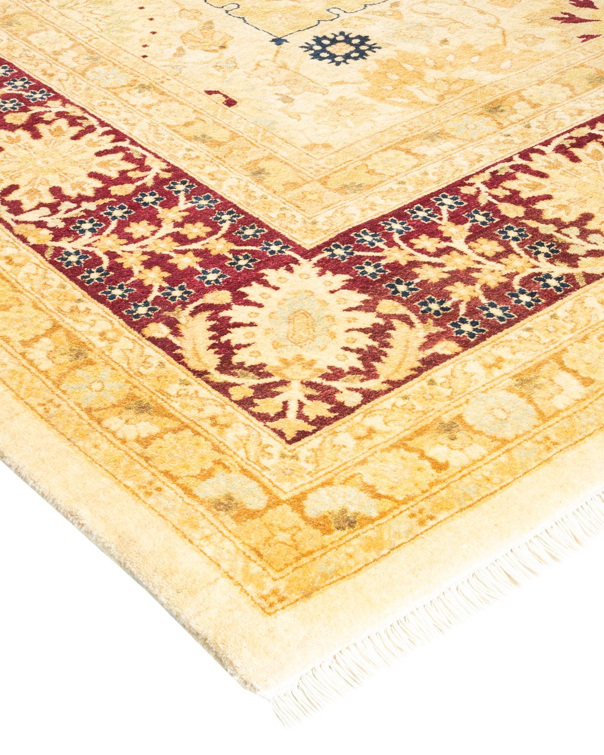 Avec leurs palettes discrètes et leurs motifs à l'envers, les tapis de la collection Mogul apporteront une sophistication intemporelle à n'importe quelle pièce. Influencés par un éventail de motifs turcs, indiens et persans, les artisans qui tissent