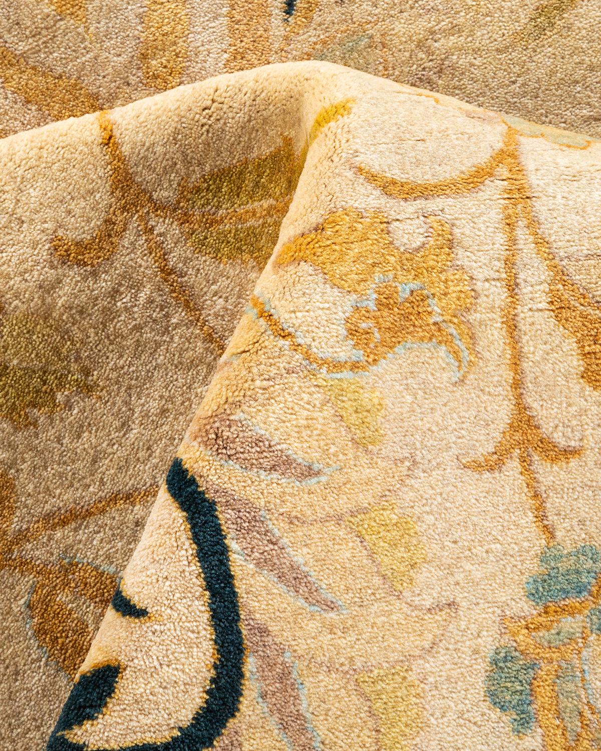 Tapis Oriental Mogul ivoire noué à la main unique en son genre en vente 1