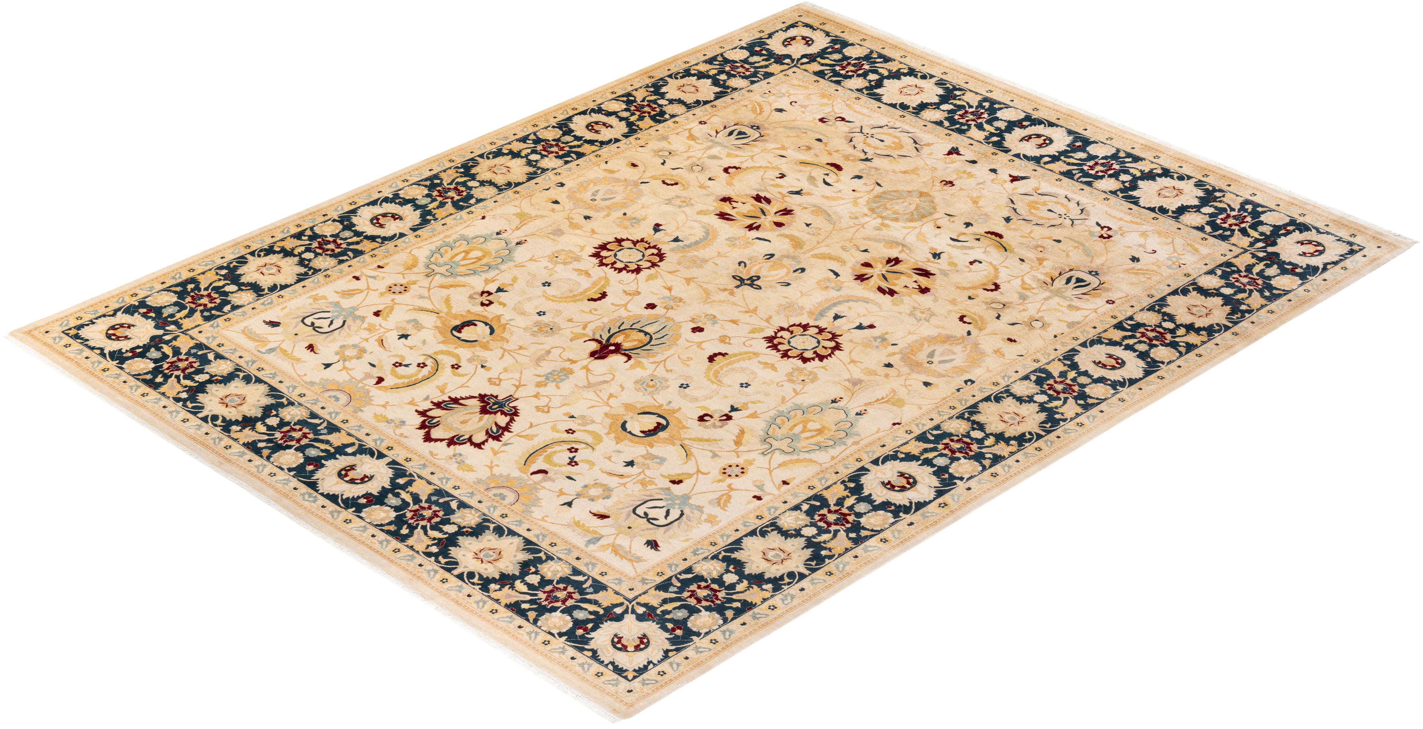Tapis Oriental Mogul ivoire noué à la main unique en son genre en vente 2