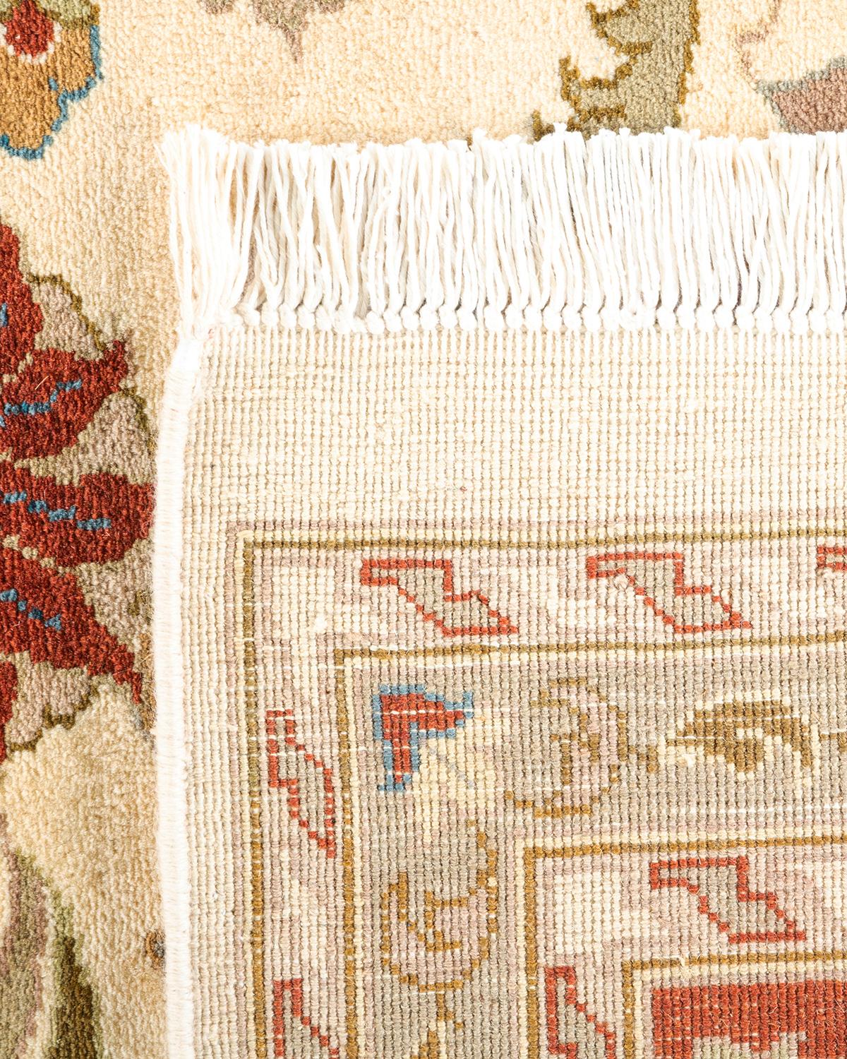 Handgeknüpfter orientalischer Mogul elfenbeinfarbener Teppich in Elfenbein, Unikat (21. Jahrhundert und zeitgenössisch) im Angebot