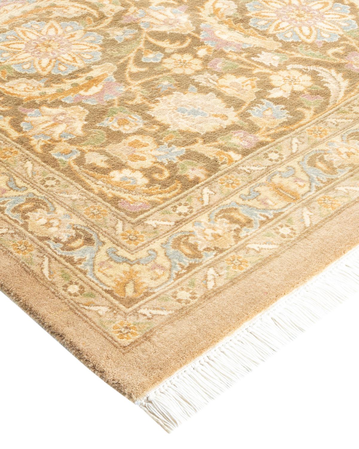 Las alfombras de la colección Mogul, con sus colores discretos y sus diseños en toda la superficie, aportarán una sofisticación atemporal a cualquier habitación. Influenciadas por un espectro de diseños turcos, indios y persas, los artesanos que