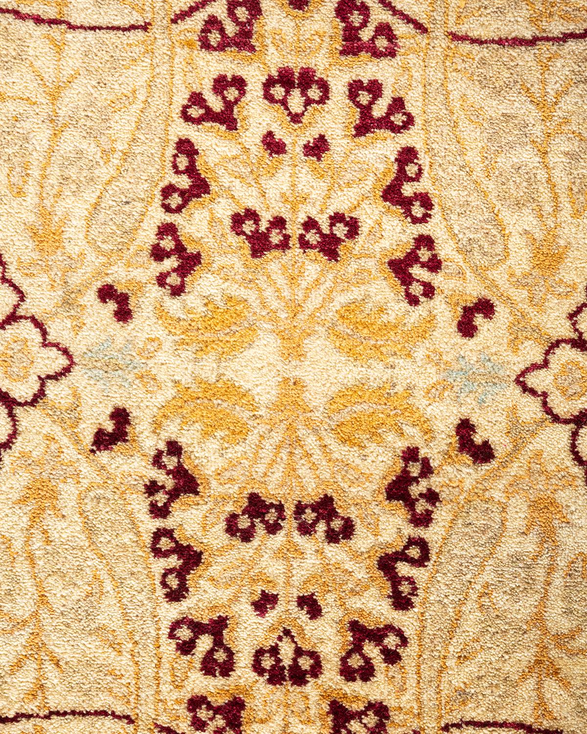 Handgeknüpfter orientalischer Mogul Elfenbeinfarbener Teppich, Unikat (Pakistanisch) im Angebot